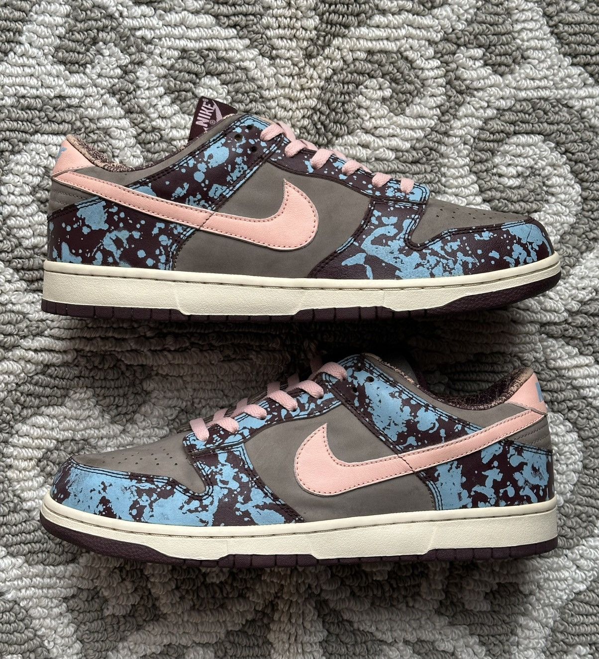 Nike 2002 Nike Dunk Low “Undefeated Splatter”—— (1 out of 24 F&F) Size US 12 / EU 45 - 2 Thumbnail