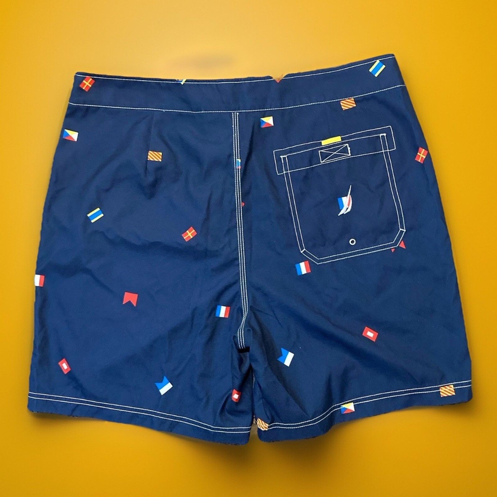 Nautica Nautical Board Swim Trunks Flag Printed Shorts Men Size 36 W Size US 36 / EU 52 - 2 Thumbnail