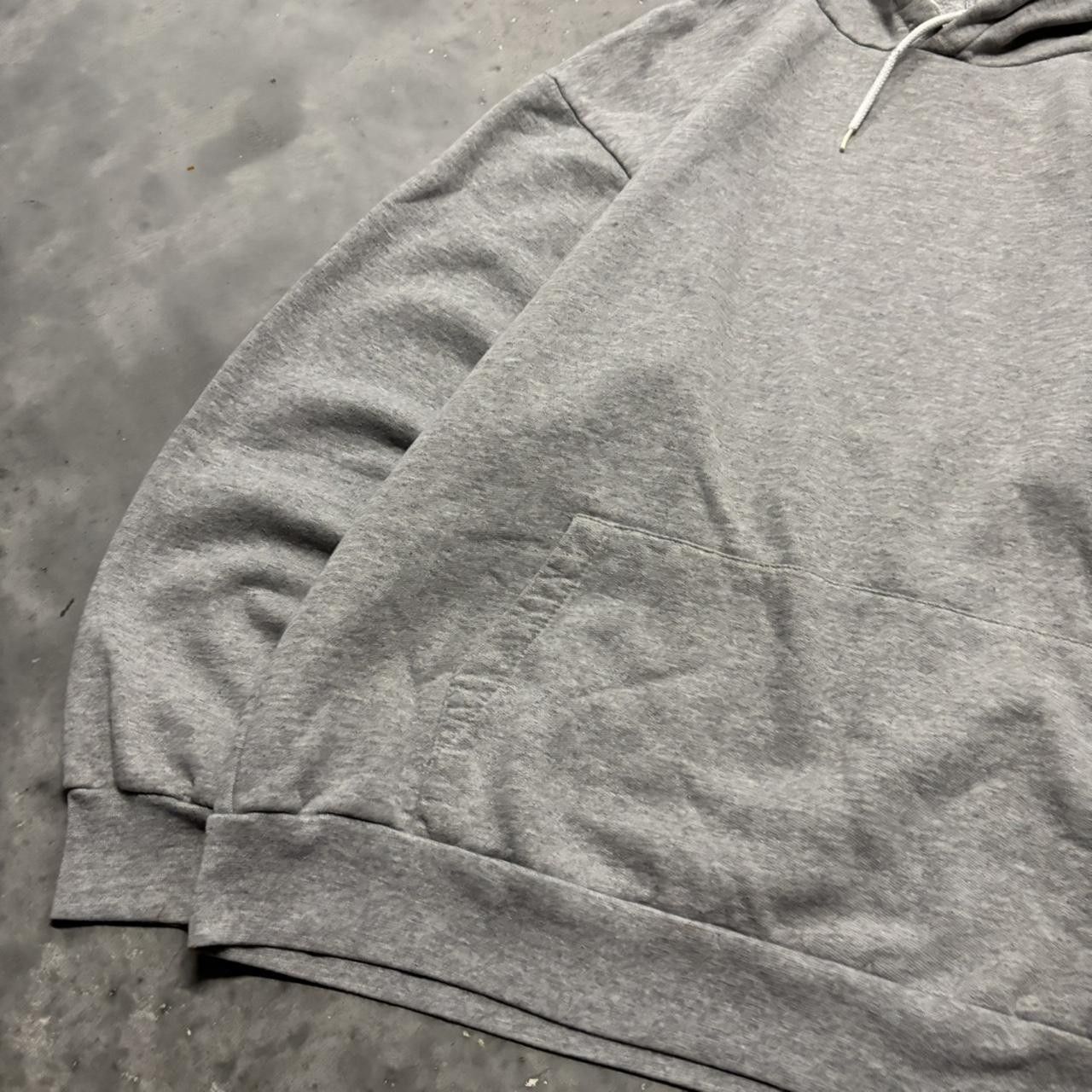 Japanese Brand × Vintage Crazy Vintage Y2K/2000s Light Grey Blank Essential Hoodie! Size US L / EU 52-54 / 3 - 3 Thumbnail