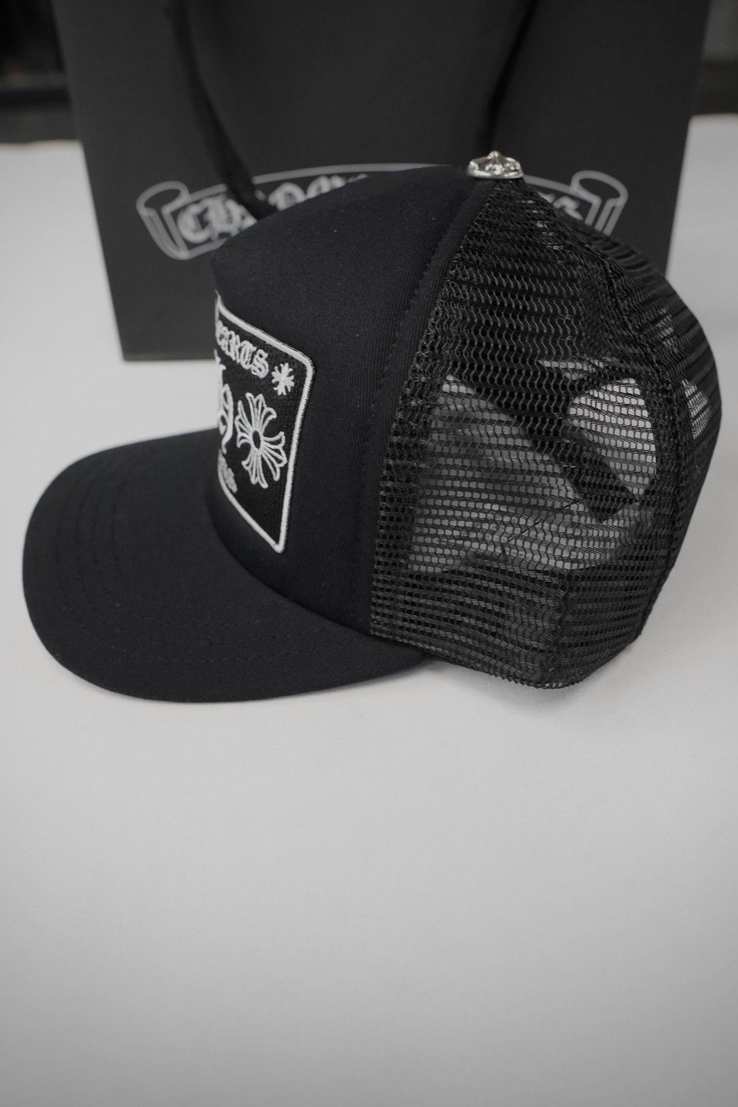 Chrome Hearts Chrome Hearts Las Vegas Exclusive Trucker Hat Size ONE SIZE - 4 Thumbnail