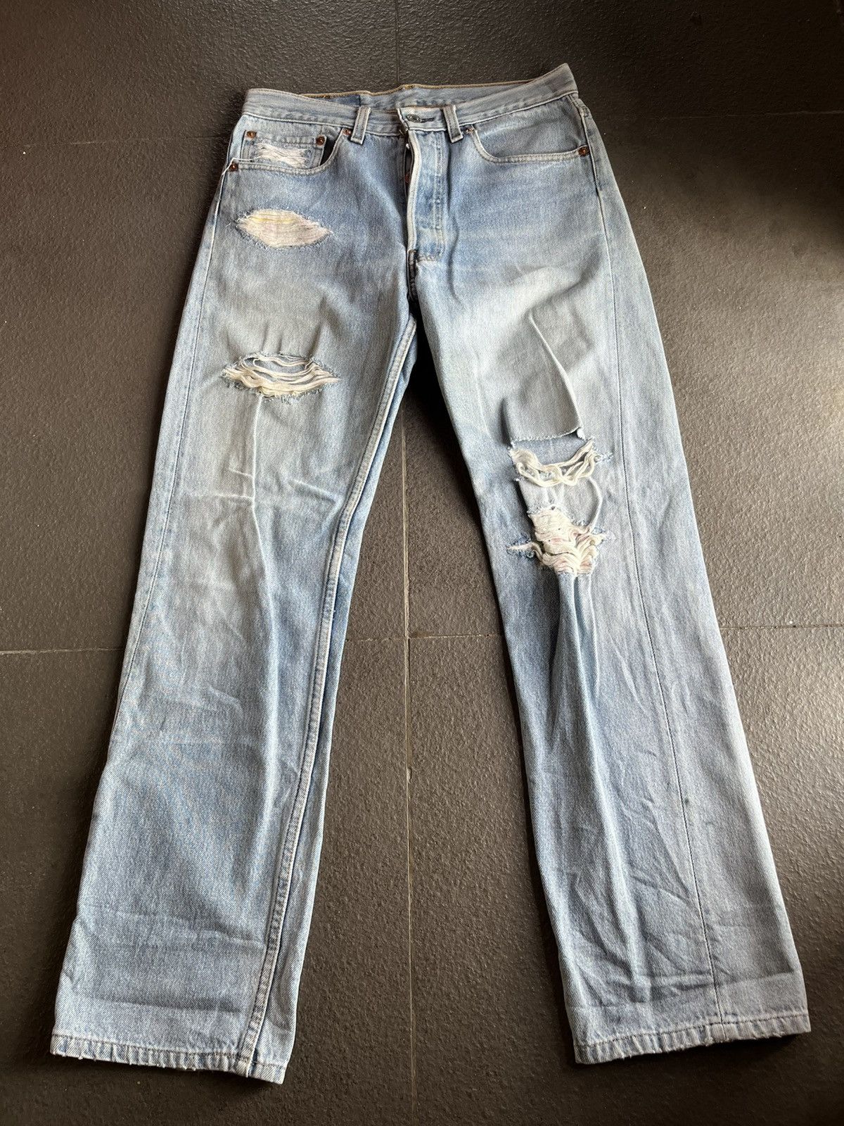Levi's 32X36 Levi’s 501 Distressed Sun Faded 90’s Size US 32 / EU 48 - 1 Thumbnail