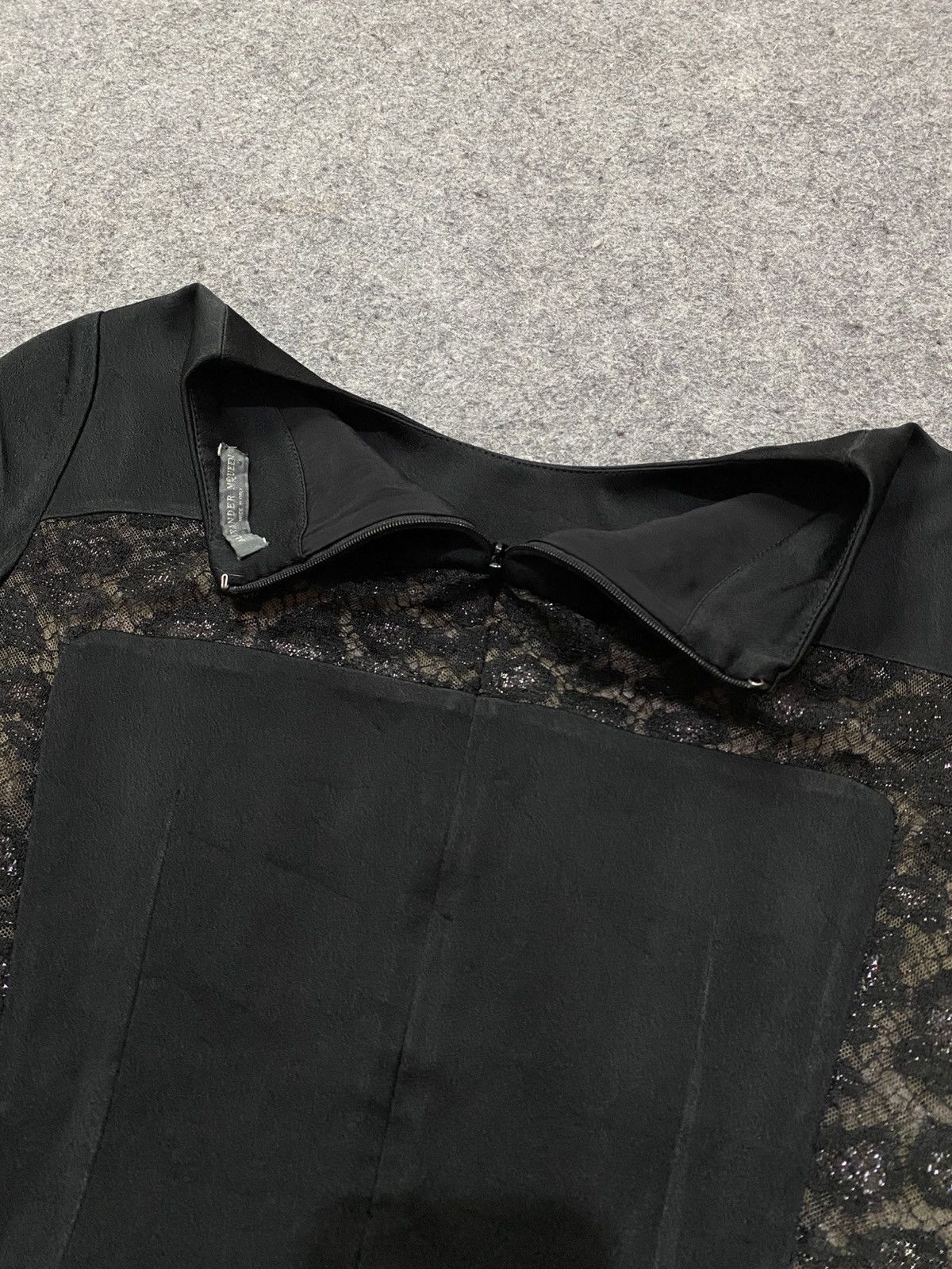 Alexander McQueen Alexander McQueen Black Lace Blouse Size XS / US 0-2 / IT 36-38 - 12 Thumbnail