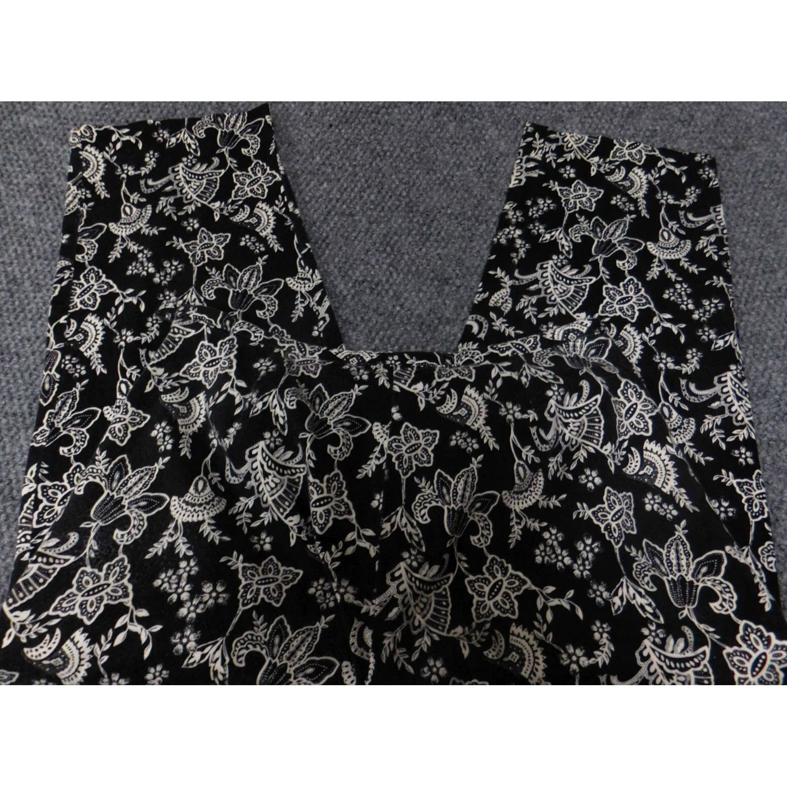 Vintage Goodclothes Womens Pants 12 Black Straight Floral Chino Knit Polyester Rayon Zipper Stretch Regular Inseam 22in Womens Size 34" / US 12 / IT 48 - 6 Thumbnail