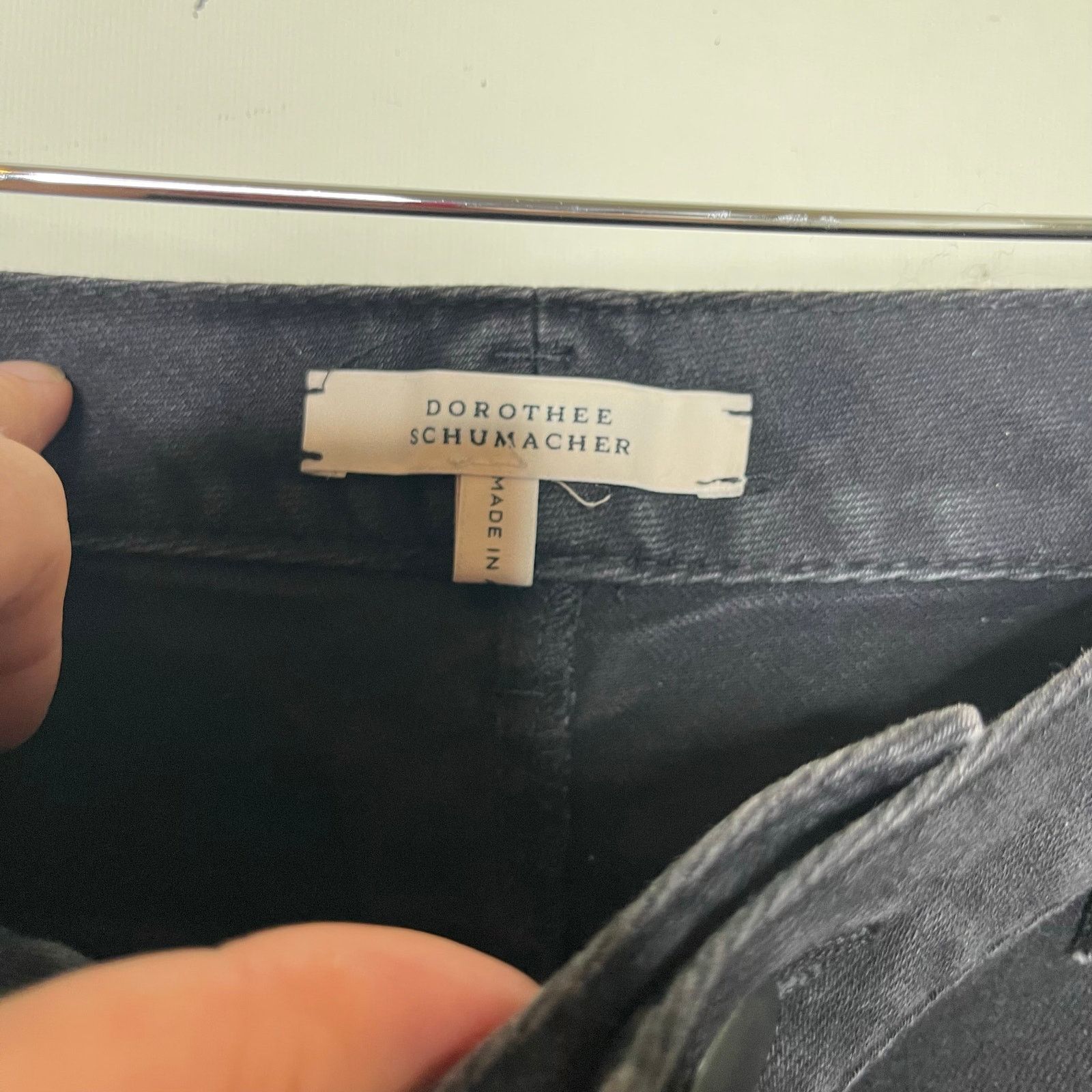 DOROTHEE SCHUMACHER Dorothee Schumacher black straight leg cropped jeans sz 4 Size 27" / US 4 / IT 40 - 2 Thumbnail