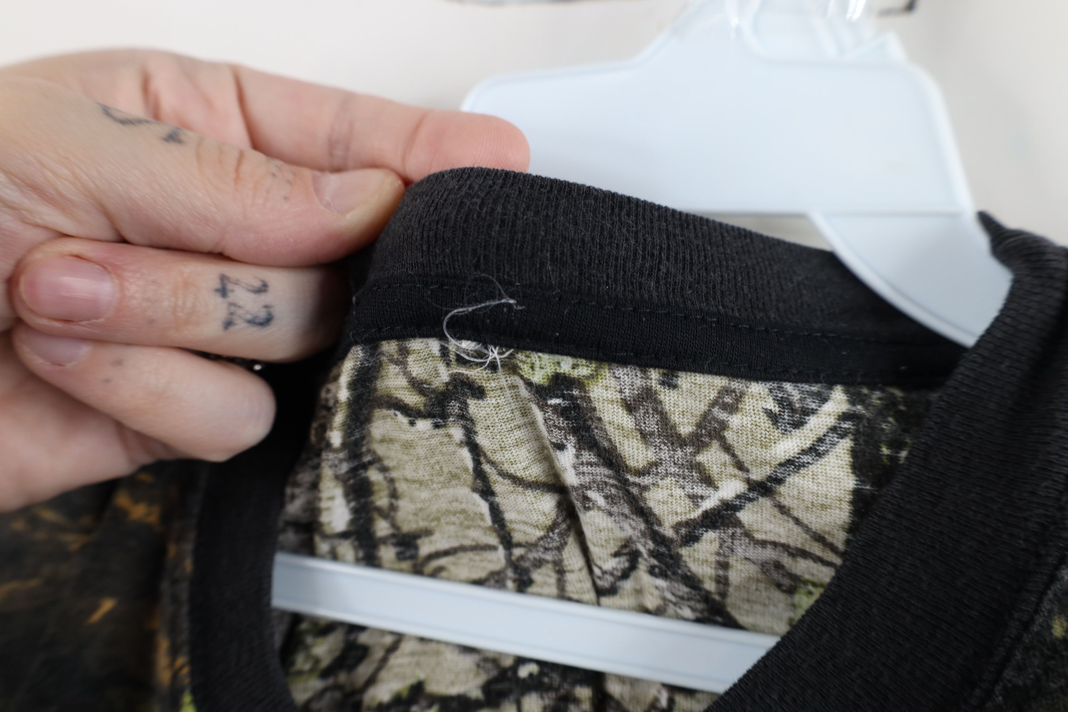 Vintage Vintage 90s Streetwear Boxy Fit Camouflage Pocket T-Shirt Size US M / EU 48-50 / 2 - 6 Thumbnail