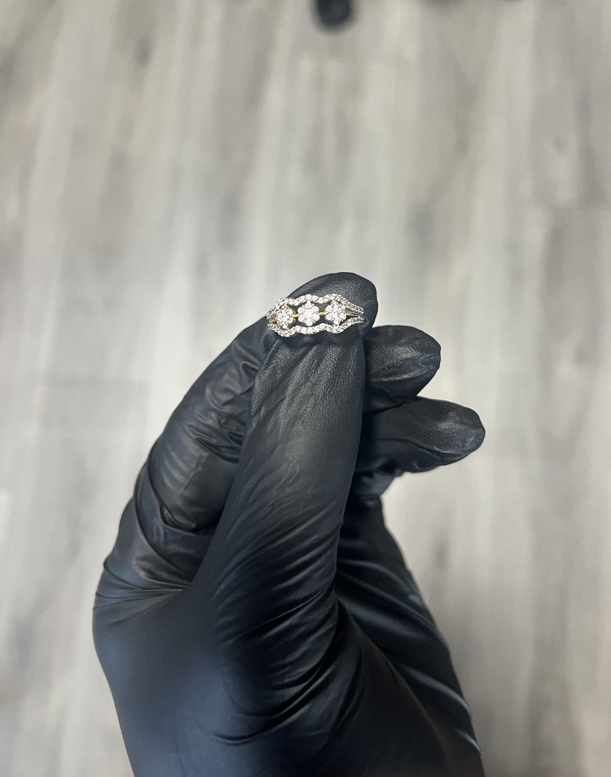 Other STUNNING 14K WG LADIES DIAMOND CLUSTER RING Size ONE SIZE - 2 Thumbnail