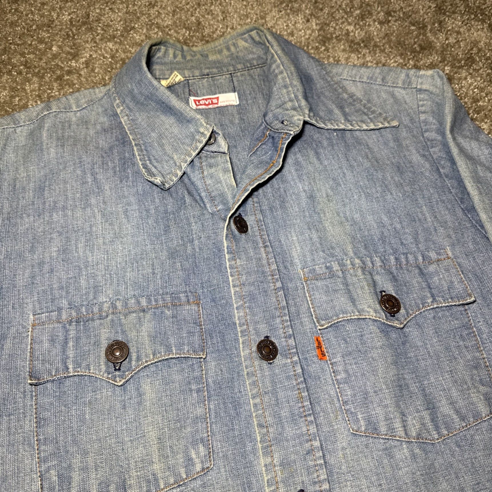 Levi's VINTAGE Levi's Denim Button-Up Shirt MEN Long Sleeve M Blue 1970s Orange Tab (Size M) Size US M / EU 48-50 / 2 - 3 Thumbnail