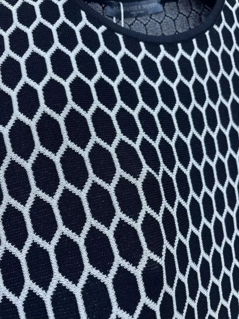 Alexander McQueen Alexander Mcqueen Black and white hexagonal pattern knitte Size XS / US 0-2 / IT 36-38 - 4 Thumbnail