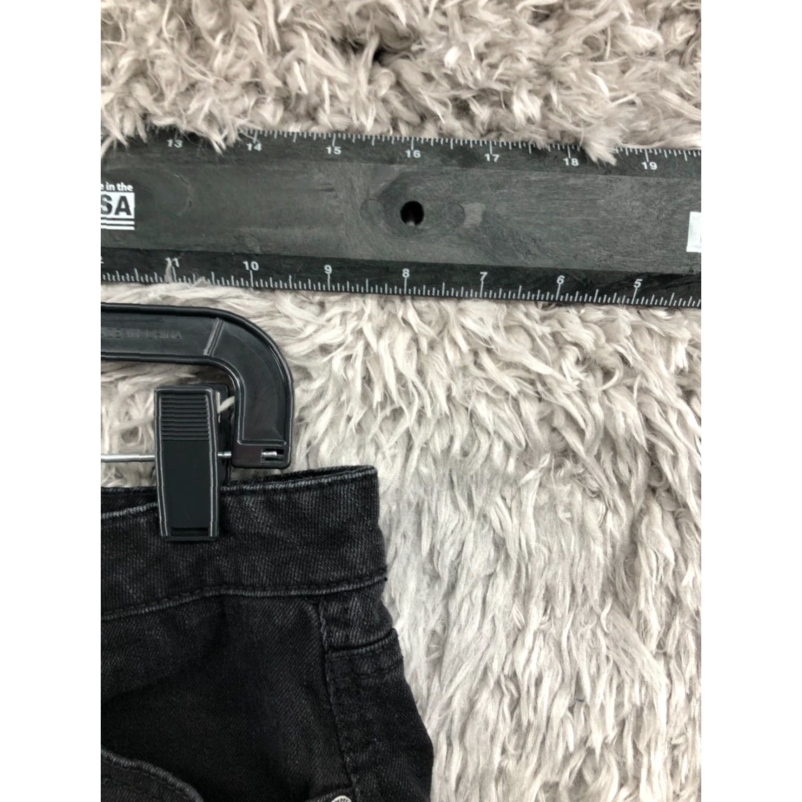 Almost Famous VINTAGE Almost Famous Dark Wash Black 2.0 Inseam 2.0 Denim 30 In Waist Juniors Size 13 Mid Rise Shorts Womens/Teenagers Right? Size 34" / US 12 / IT 48 - 2 Thumbnail
