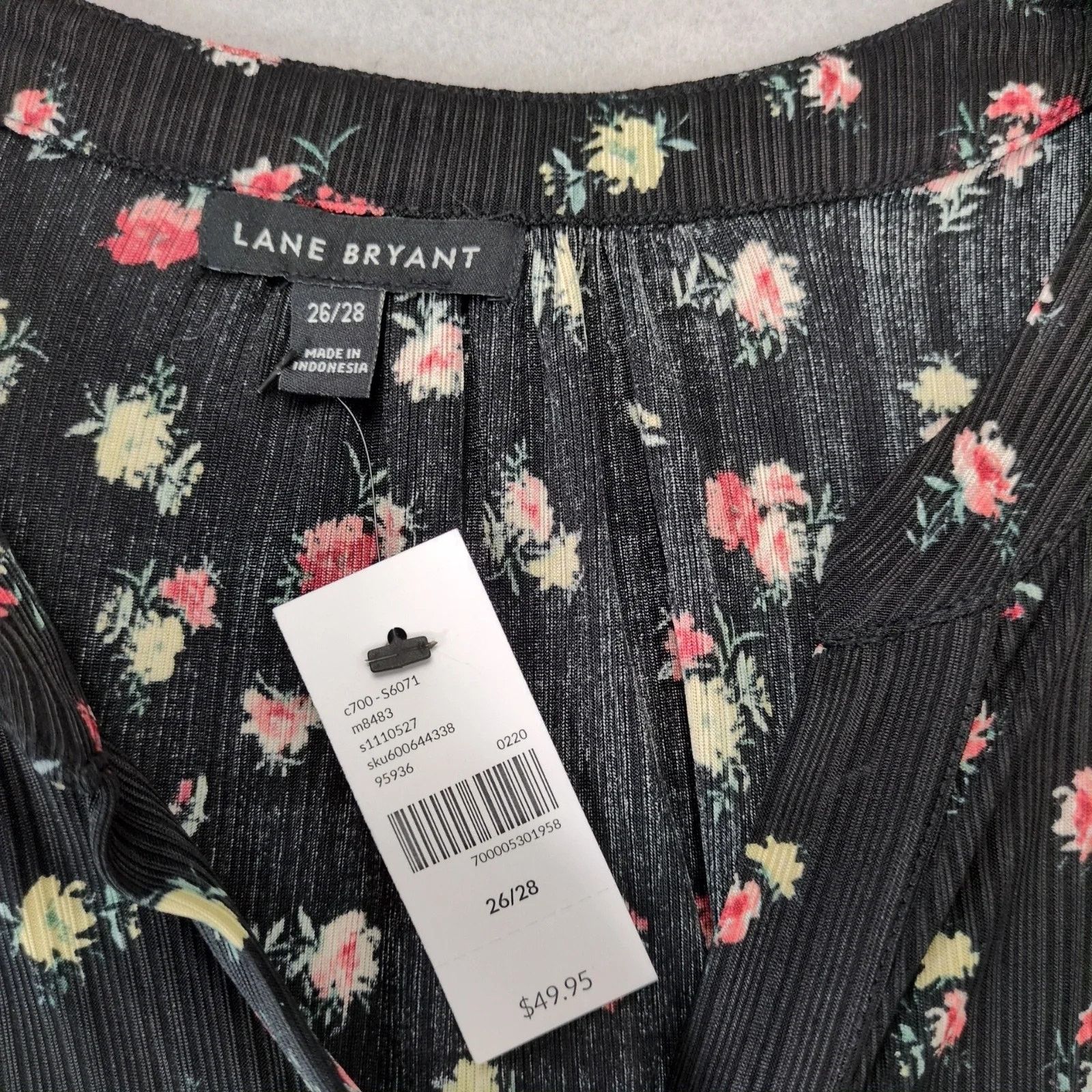 Other NWT Lane Bryant Black Floral Button Up Shirt Women's 26/28 Size 3XL / US 20-22 - 2 Thumbnail