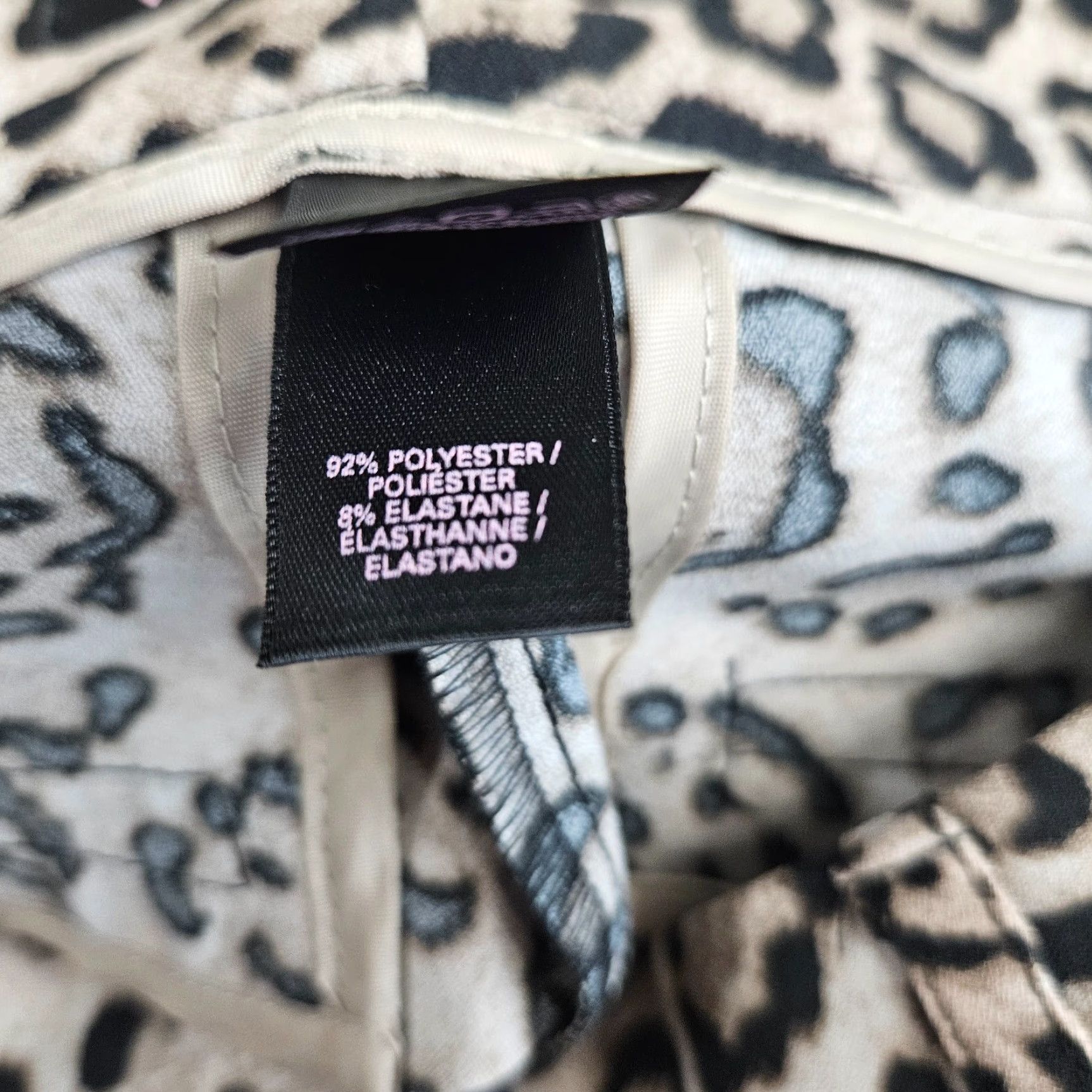 Victoria's Secret Victoria's Secret Womens Cropped Pants 2 Black Animal Print Cotton Blend Polyester Flat Front Crop 90s? Size 26" / US 2 / IT 38 - 7 Thumbnail