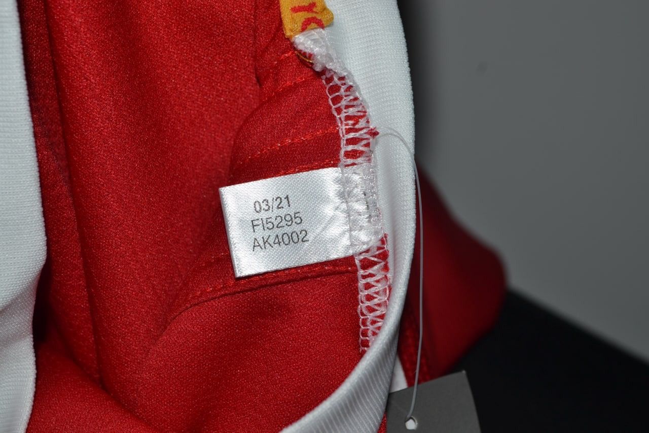 Adidas New Adidas T-shirt FC manchester united Team Viewer Size S Size US S / EU 44-46 / 1 - 7 Thumbnail