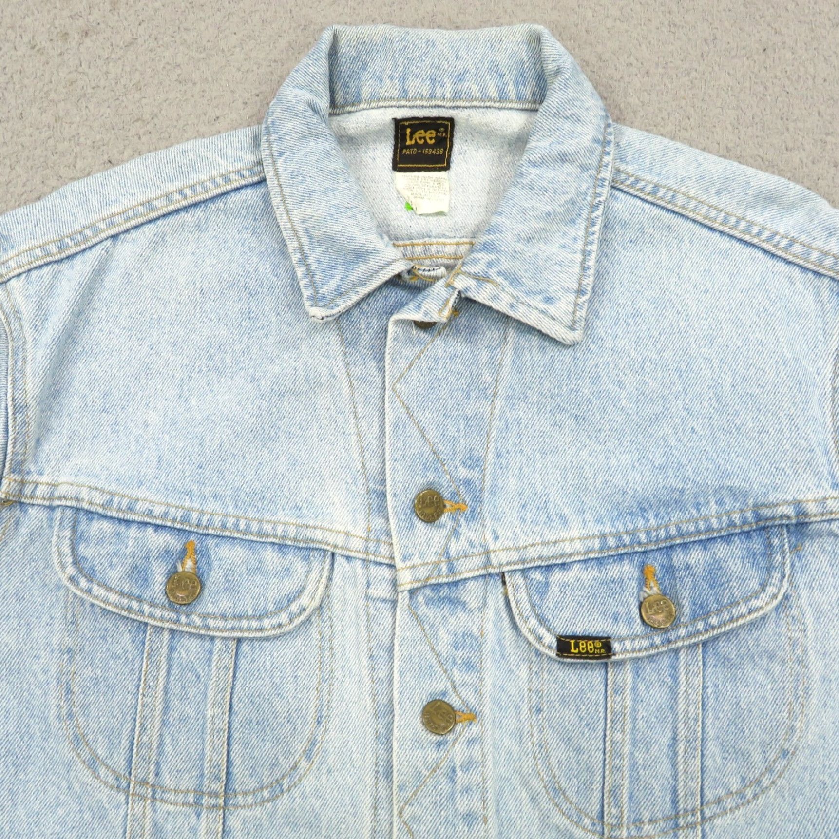 Lee VINTAGE Lee Denim Jacket Medium 80s Made in USA Light Wash Trucker Mens Coat VTG Size US M / EU 48-50 / 2 - 3 Thumbnail