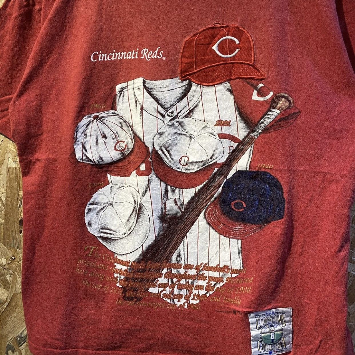 MLB × Nutmeg × Vintage Cincinnati Reds Baseball Club Vintage Red T-Shirt Tee Size US L / EU 52-54 / 3 - 3 Thumbnail