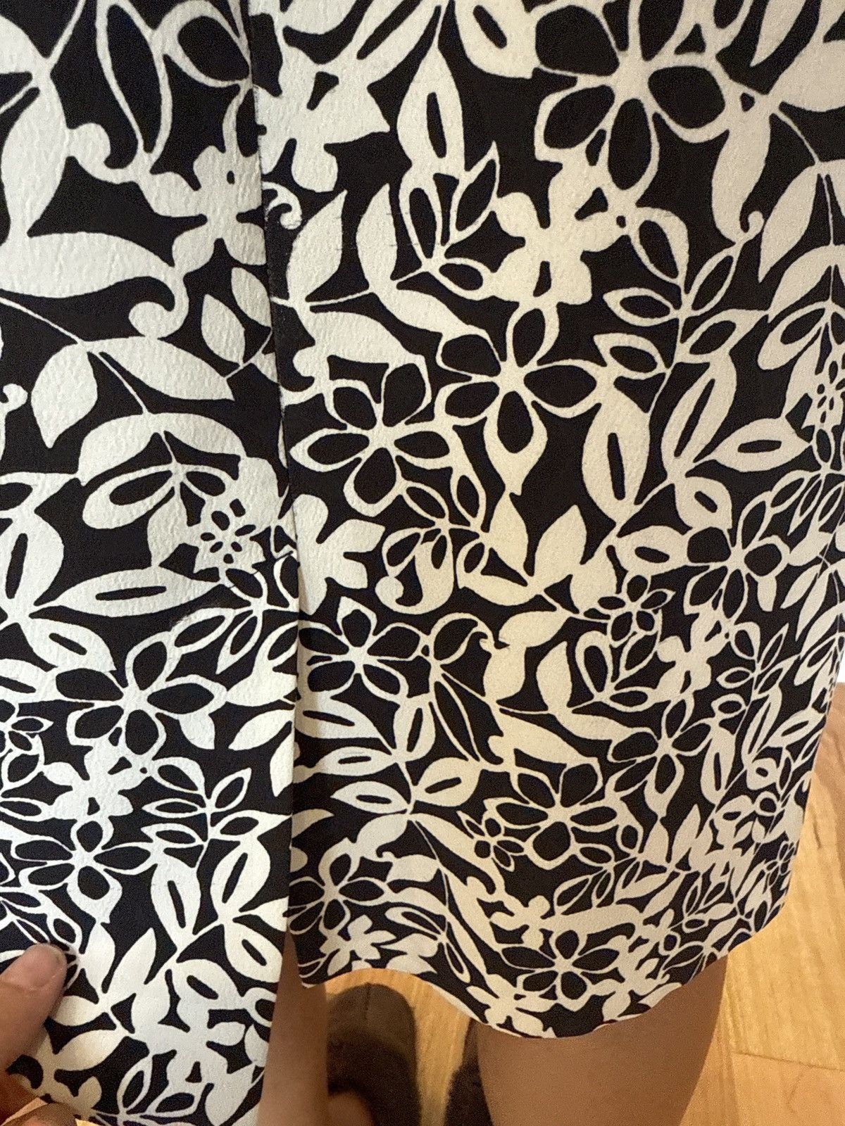 Other Anna Thomas monochrome flowers - perfect corporate length Size L / US 10 / IT 46 - 3 Thumbnail