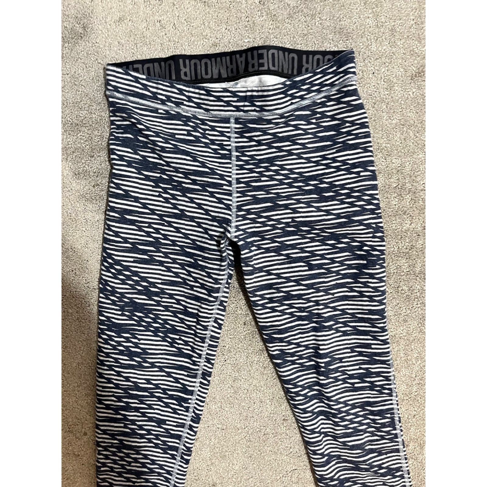 Under Armour Under Armour Favorite Printed Leggings Womens Size S Size 28" / US 6 / IT 42 - 2 Thumbnail
