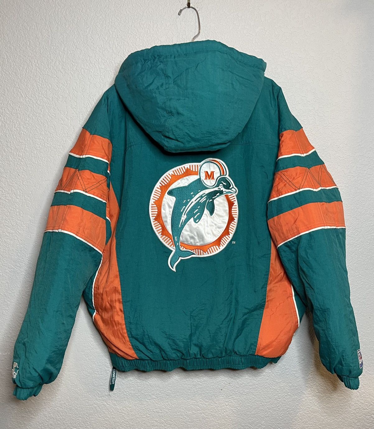 Apex One × Pro Line Miami Dolphins NFL Pro Line Apex One Starter Jacket XL VGC! Size US XL / EU 56 / 4 - 1 Thumbnail