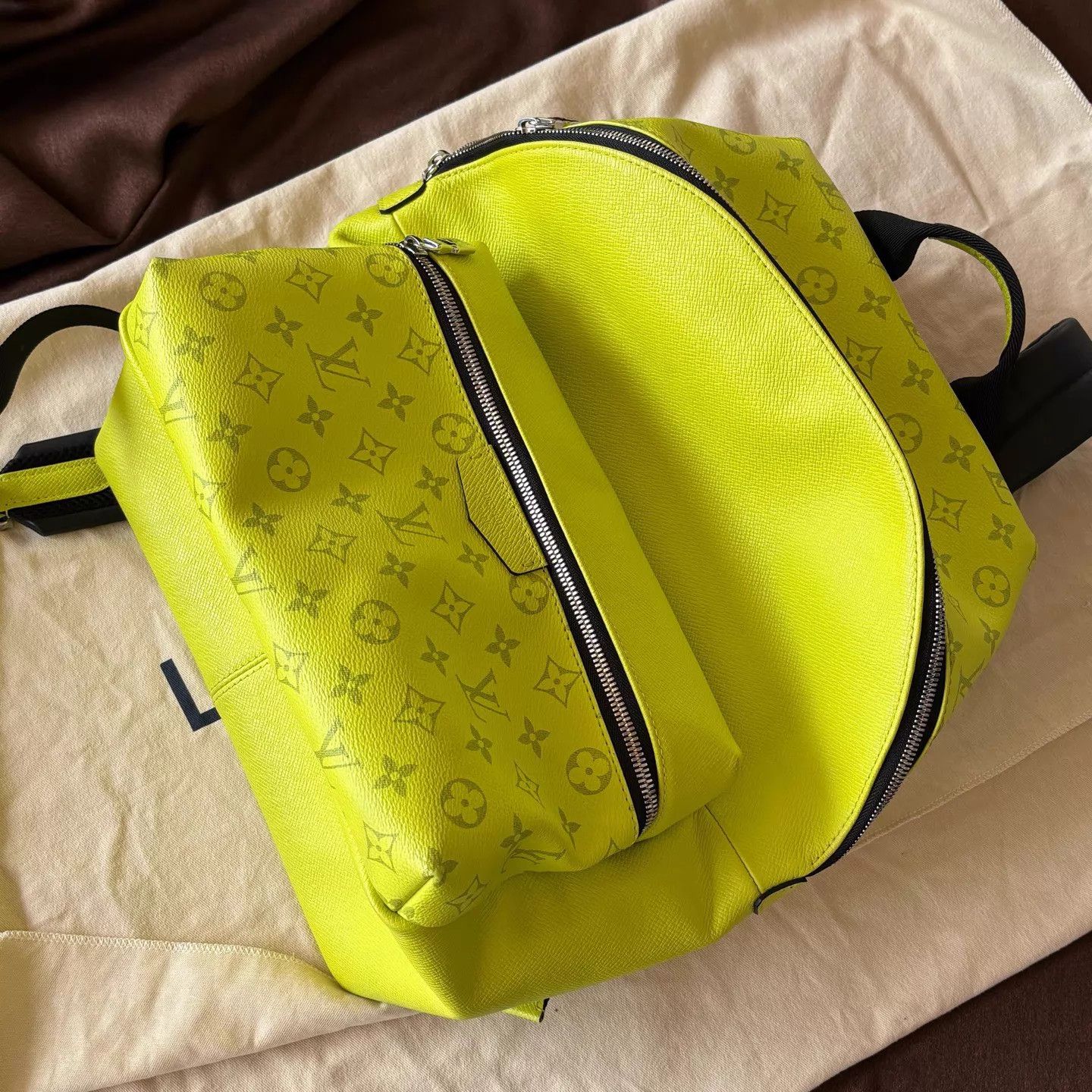 Louis Vuitton LV Discovery Neon Yellow Backpack Size ONE SIZE - 1 Thumbnail
