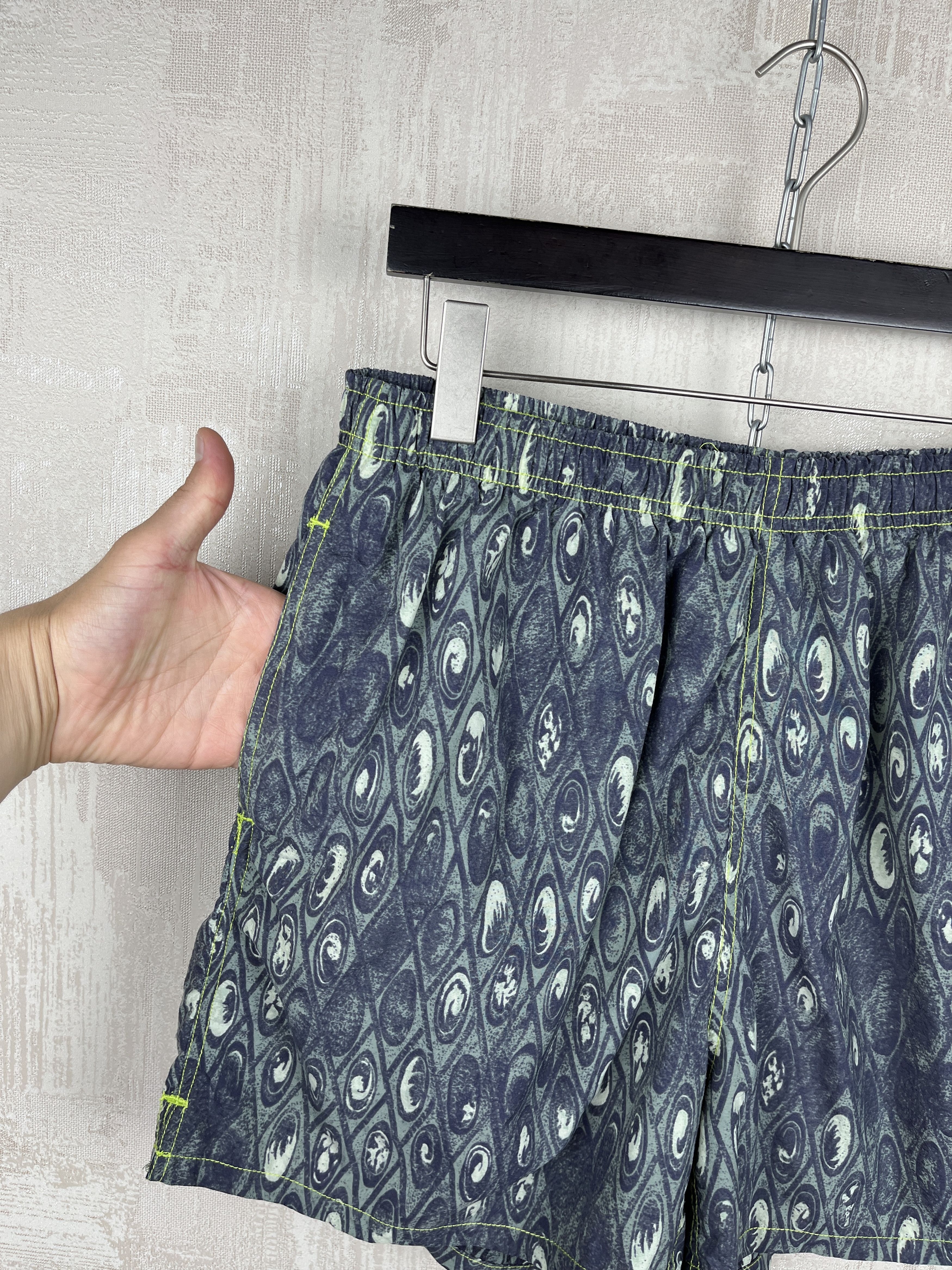 O'Neill 90's O'Neill Abstract Vintage Nylon Shorts Size XL Size US 36 / EU 52 - 3 Thumbnail
