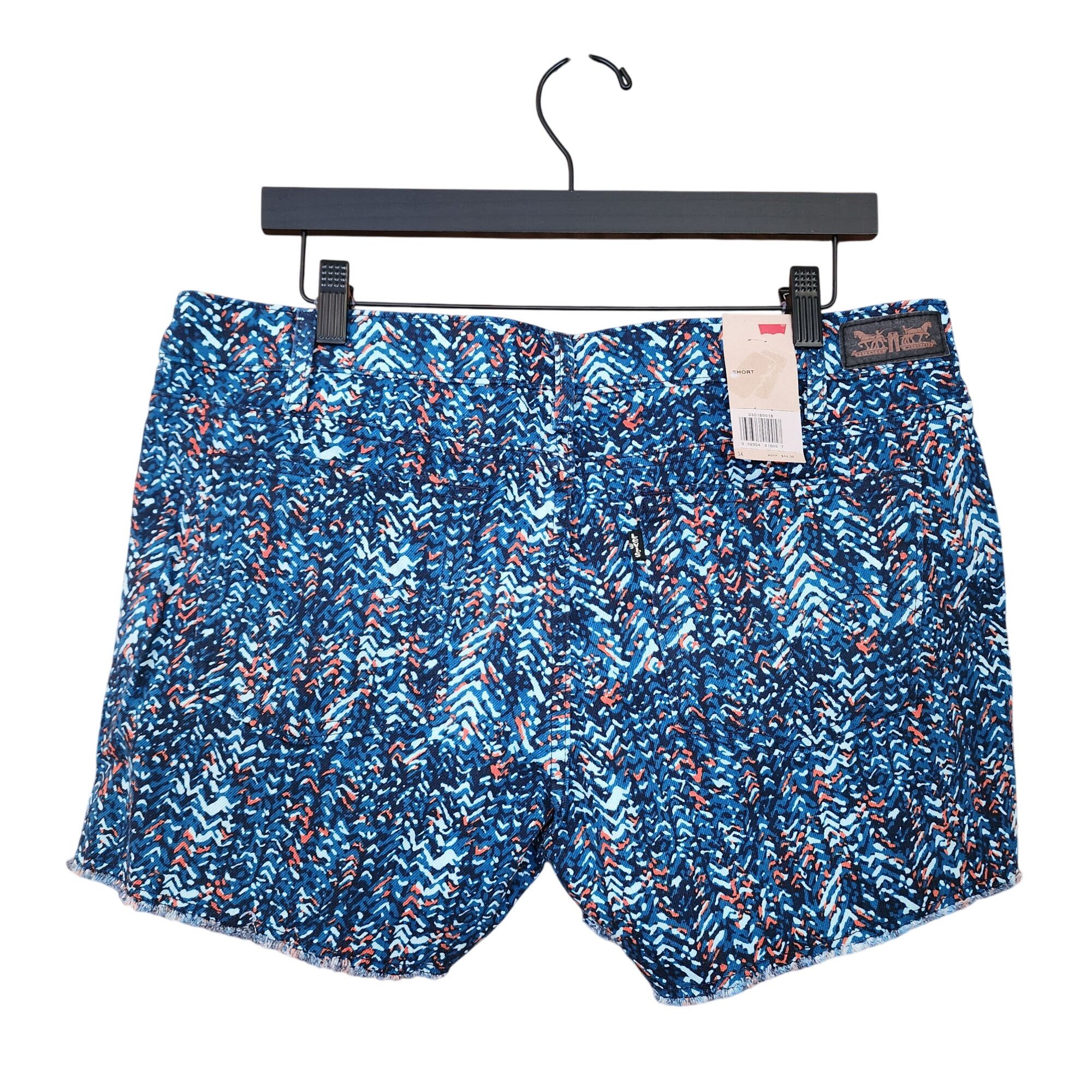 Levi's Levi's abstract chevron print shorts with a raw, frayed hem Size 36" / US 14 / IT 50 - 2 Thumbnail