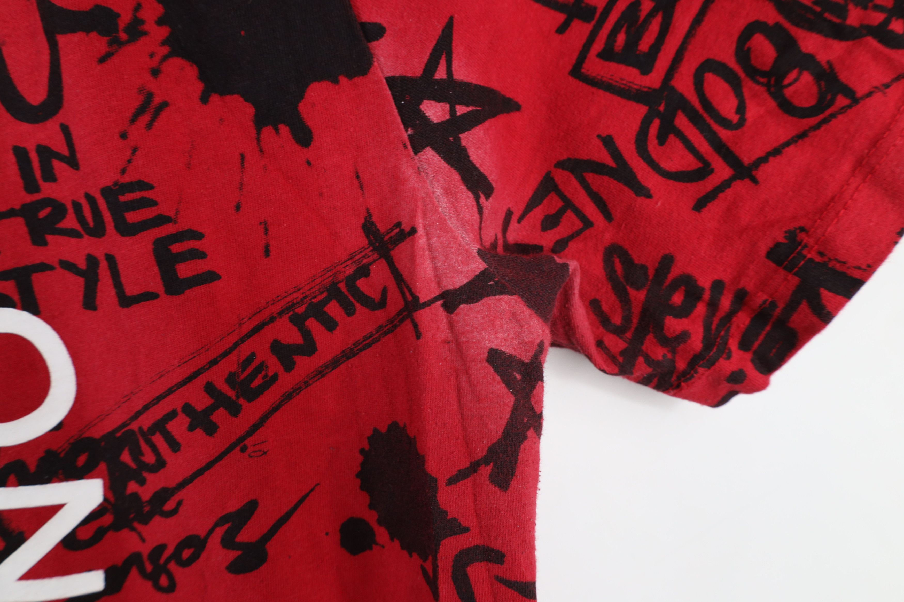 True Religion × Vintage True Religion Spell Out All Over Print V-Neck T-Shirt Red Size US XXL / EU 58 / 5 - 6 Thumbnail
