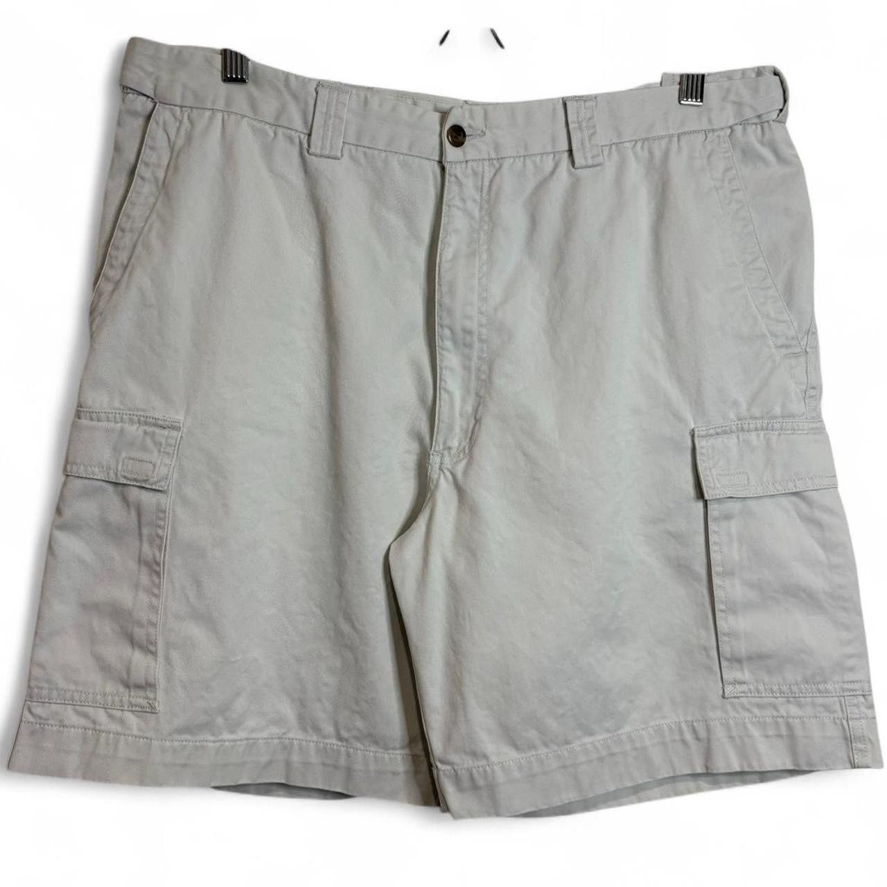 Haggar × Vintage Vintage Y2K White Baggy Cargo Shorts Size US 37 - 1 Thumbnail