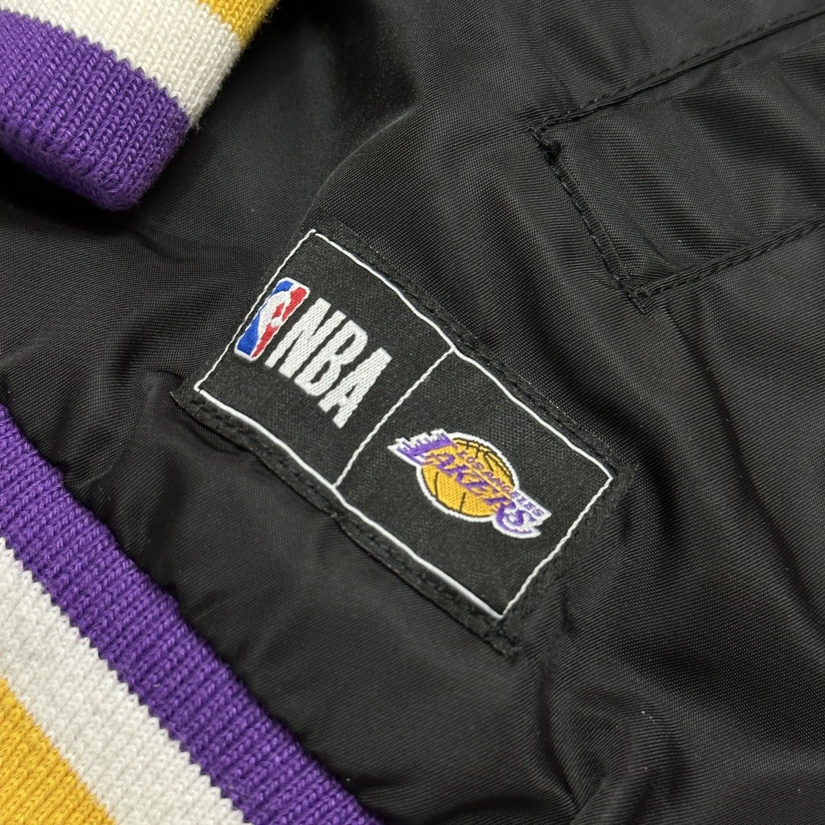 NBA 🔥LEBRON JAMES LAKERS 23🔥 BIG LOGO VARSITY BOMBER JACKET Size US XL / EU 56 / 4 - 3 Thumbnail