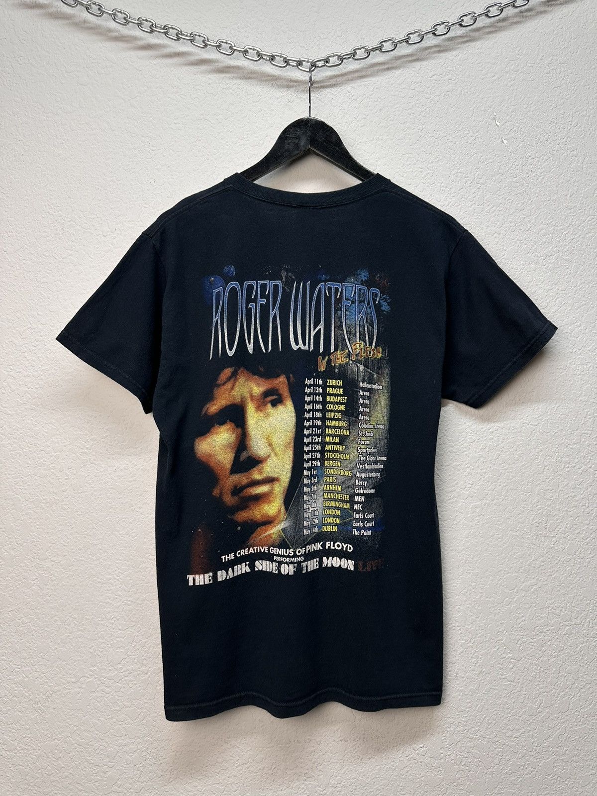 Fruit Of The Loom Vintage Roger Waters Rock Band Tee Y2K T-shirt 90s Rare Size US M / EU 48-50 / 2 - 7 Thumbnail