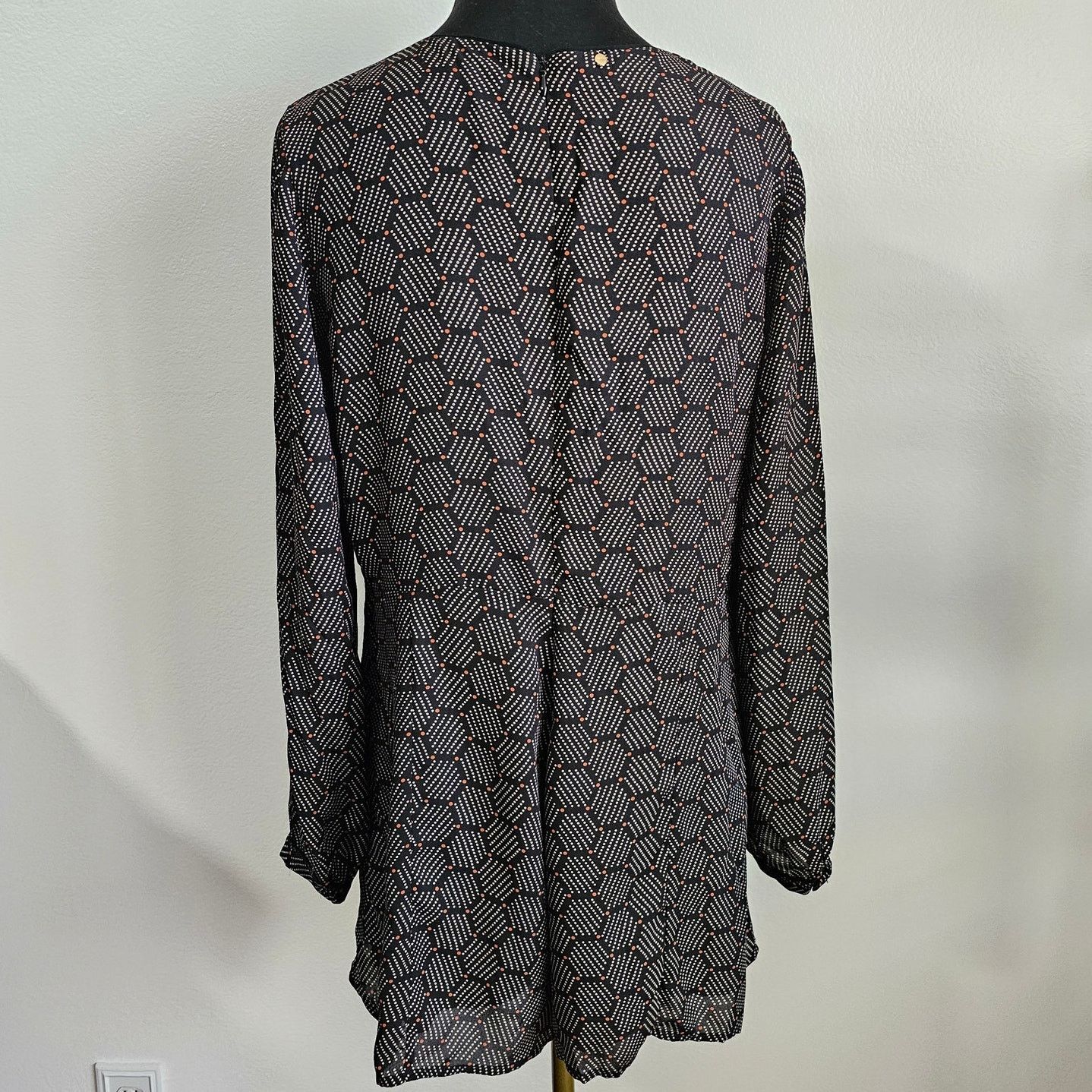 Anthropologie Anthropologie harlyn Honeycomb Long Sleeve Shorts Romper L Size 32" / US 10 / IT 46 - 8 Thumbnail