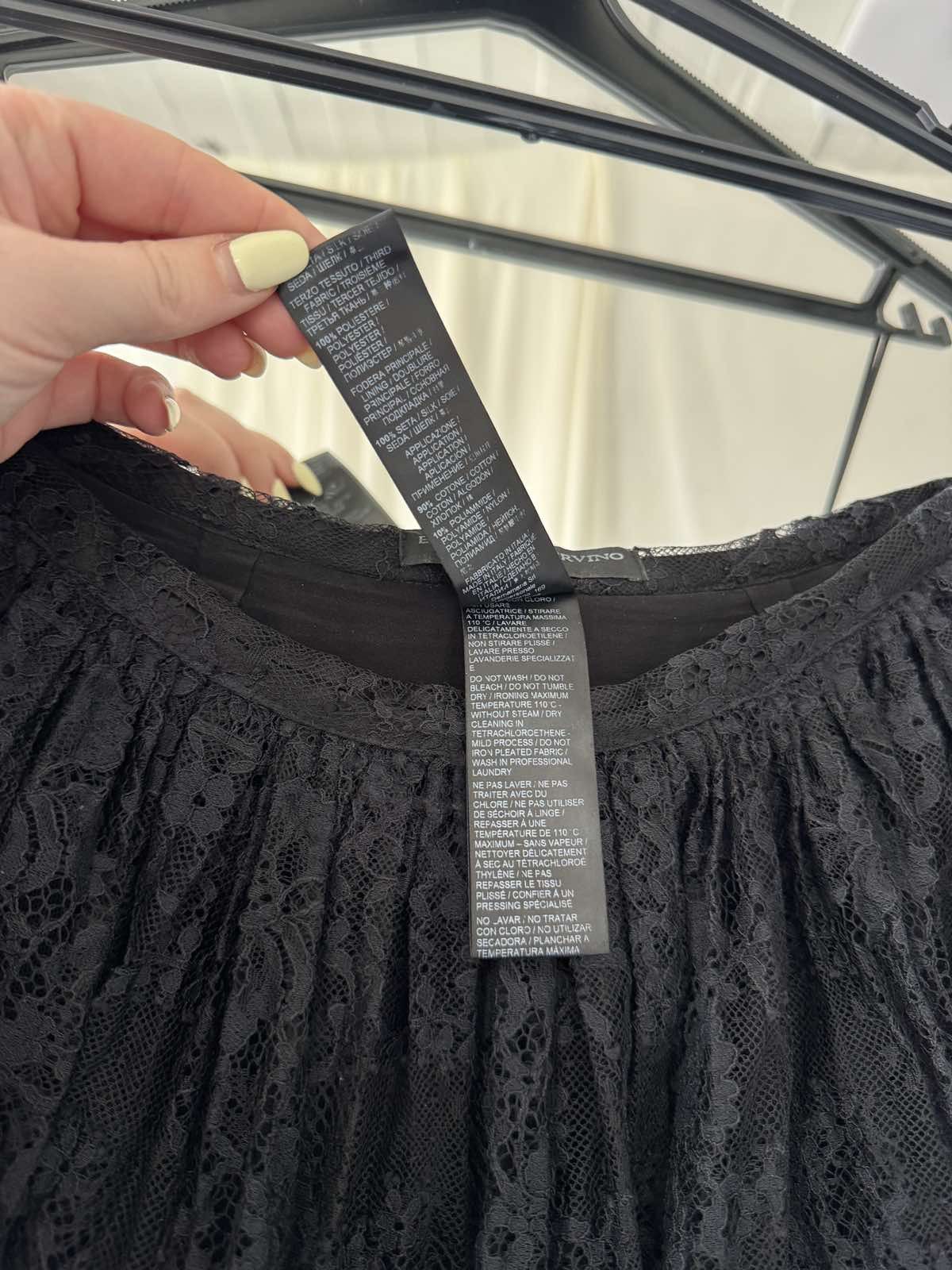 Ermanno Scervino Rare Ermanno Scervino Black embroidered Floral Skirt Sz 40 Size 40" / US 18 - 11 Thumbnail