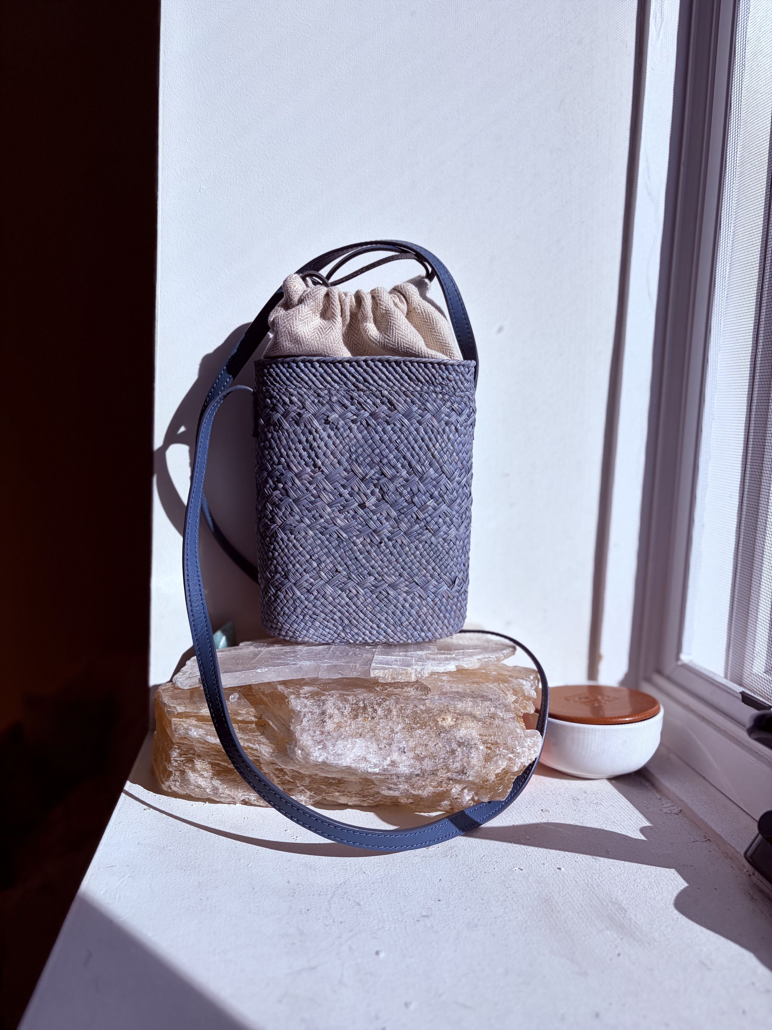 Loewe Loewe x Paula's Ibiza - Anagram Bucket Bag in Blue Raffia Size ONE SIZE - 4 Thumbnail