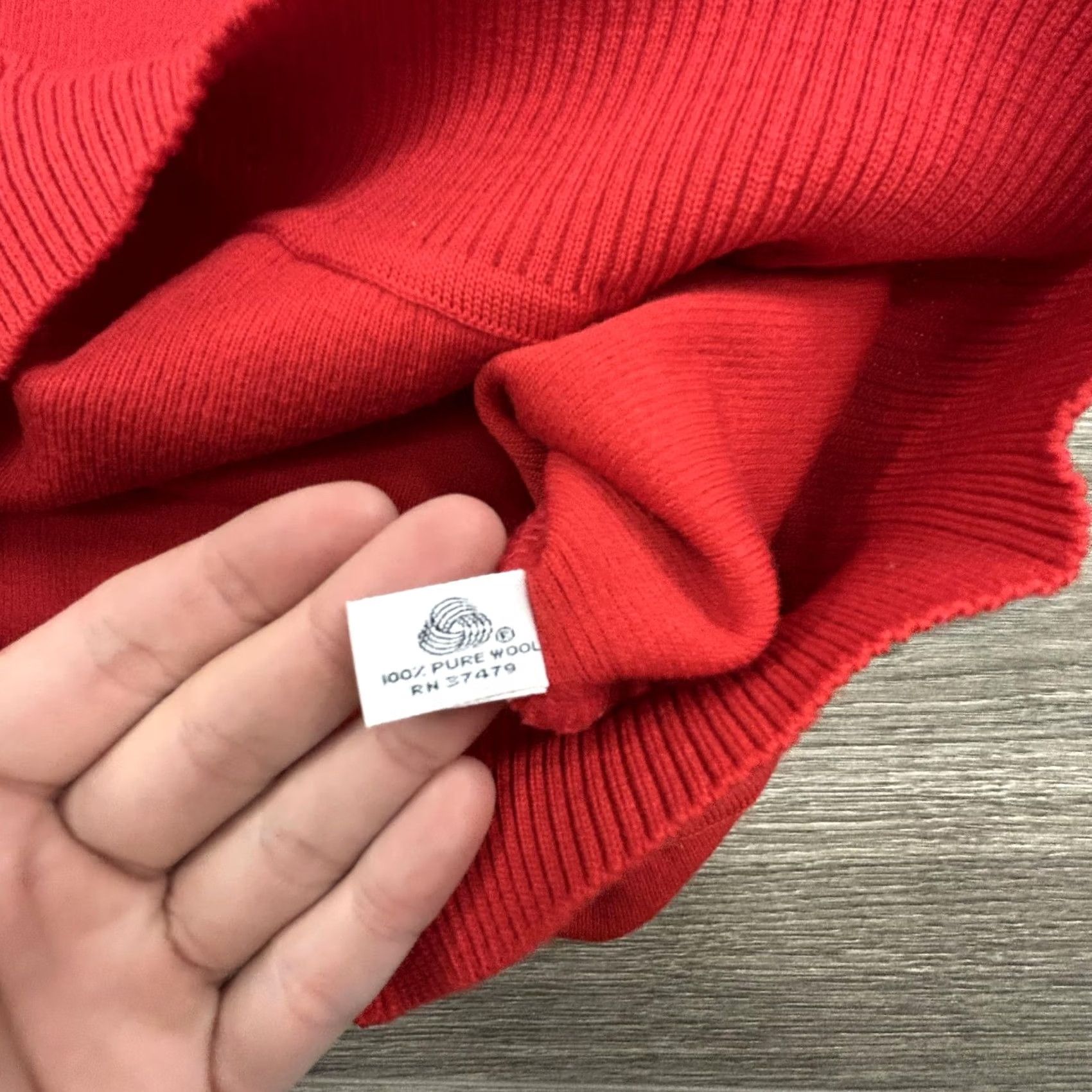 Zephyr VINTAGE St Croix Sweater Mens XL Red V Neck Zephyr Wool Geometric Made USA 80s Size US XL / EU 56 / 4 - 7 Thumbnail