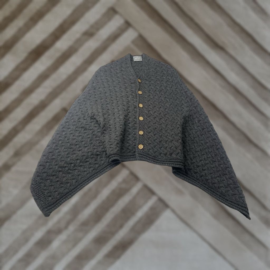 Vintage Aran Crafts Aran Supersoft Merino Wool Buttoned Irish Cape/Poncho Gray Knit One Size Women Size ONE SIZE - 1 Thumbnail