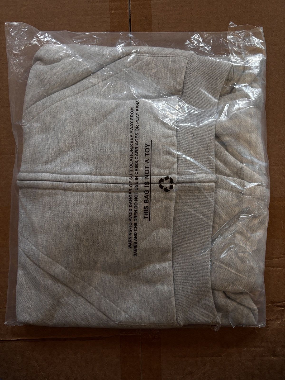 Yeezy Hd-10 size 2 yeezy shipsdayOf Size US L / EU 52-54 / 3 - 6 Thumbnail