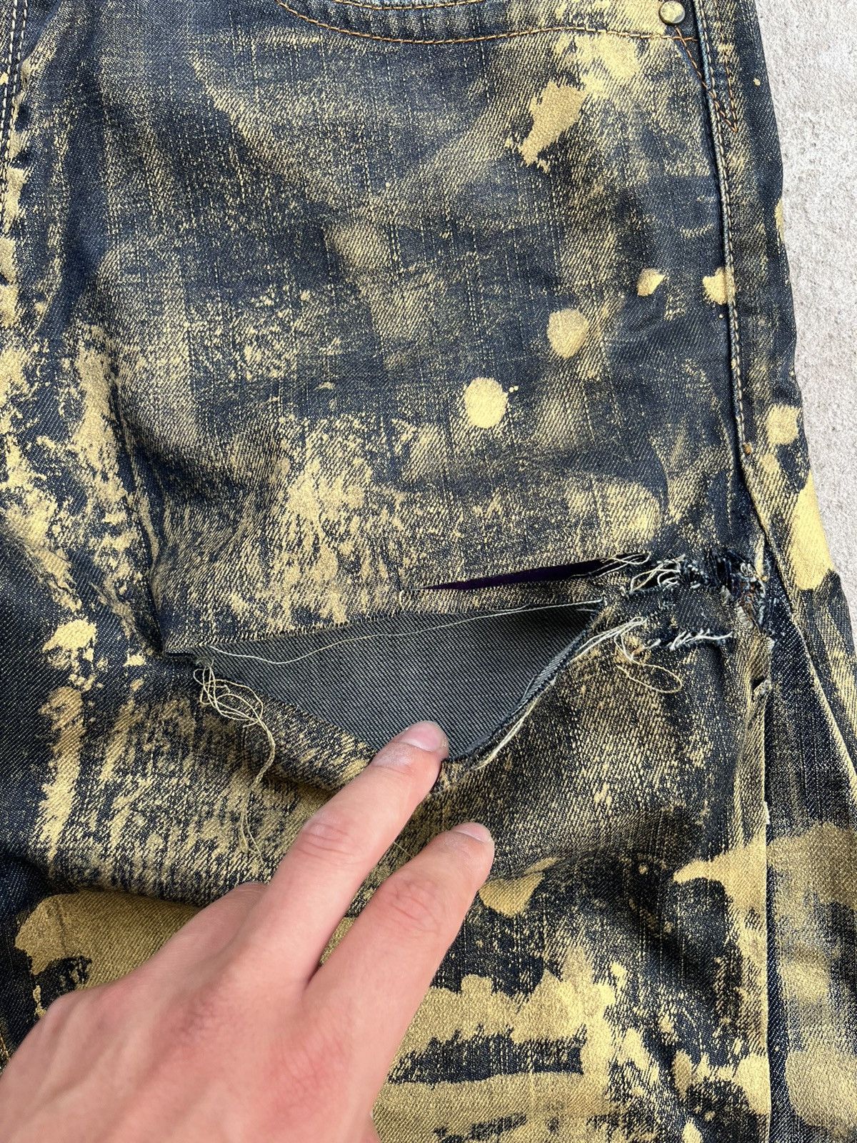Japanese Brand Dirty Painted Distressed Thrashed Faded Baggy Jeans Y2K Pant Size US 34 / EU 50 - 8 Thumbnail