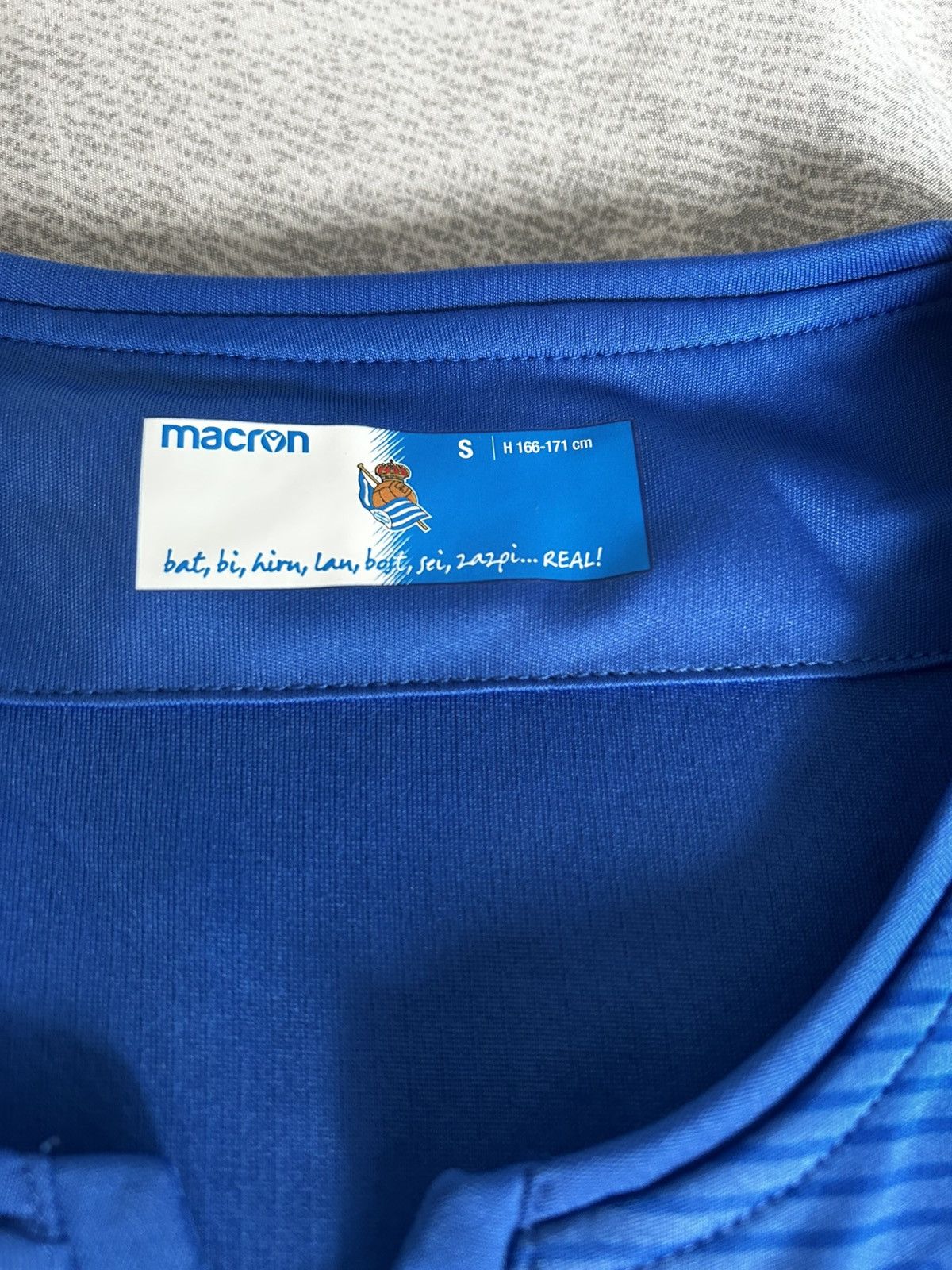 Macron Real Sociedad 19/20 GK shirt Size US S / EU 44-46 / 1 - 4 Thumbnail