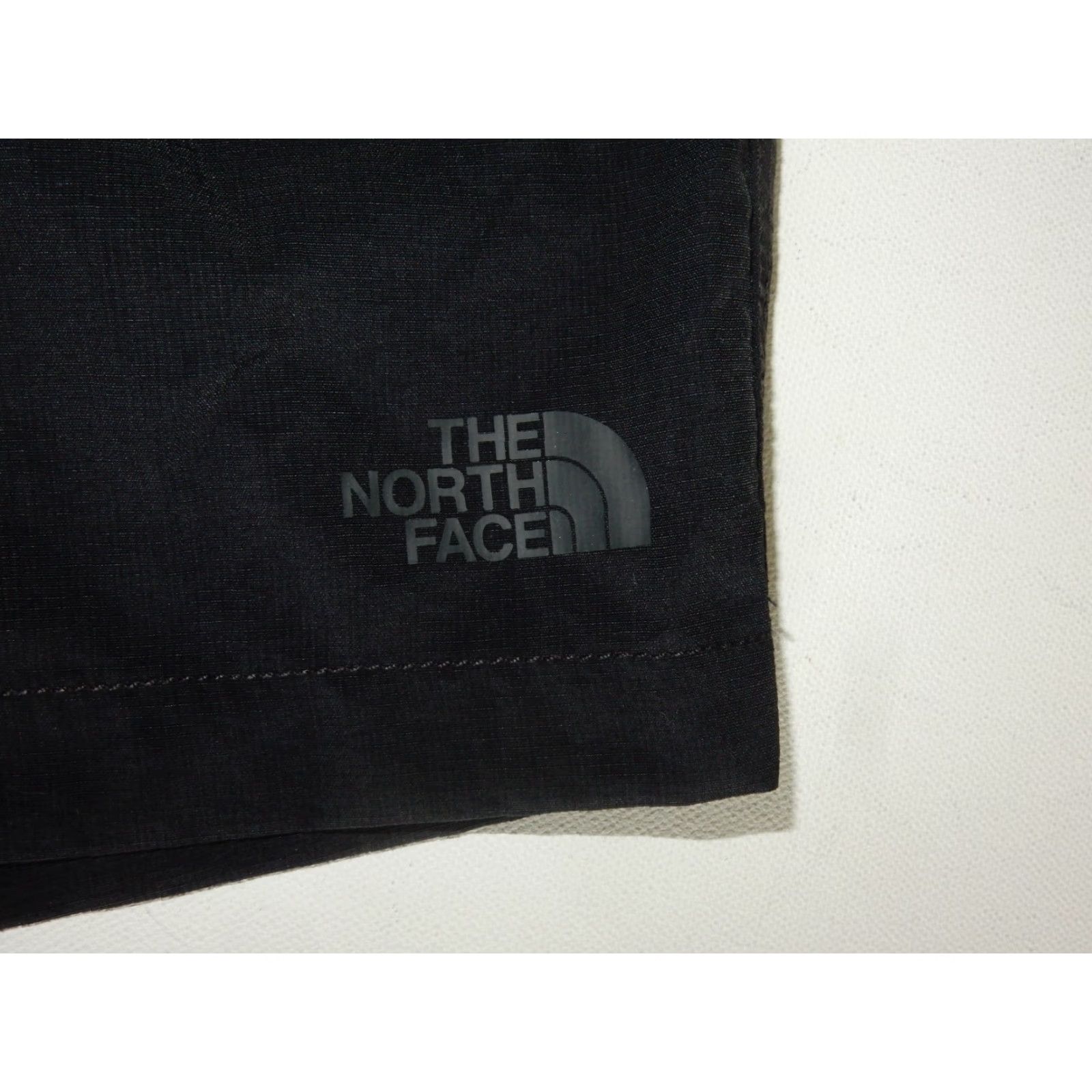The North Face The North Face Men's Shorts Size 40 Black Solid Chino Flat Front Polyester 42 Waist 9 Inseam Mens Size US 40 / EU 56 - 2 Thumbnail