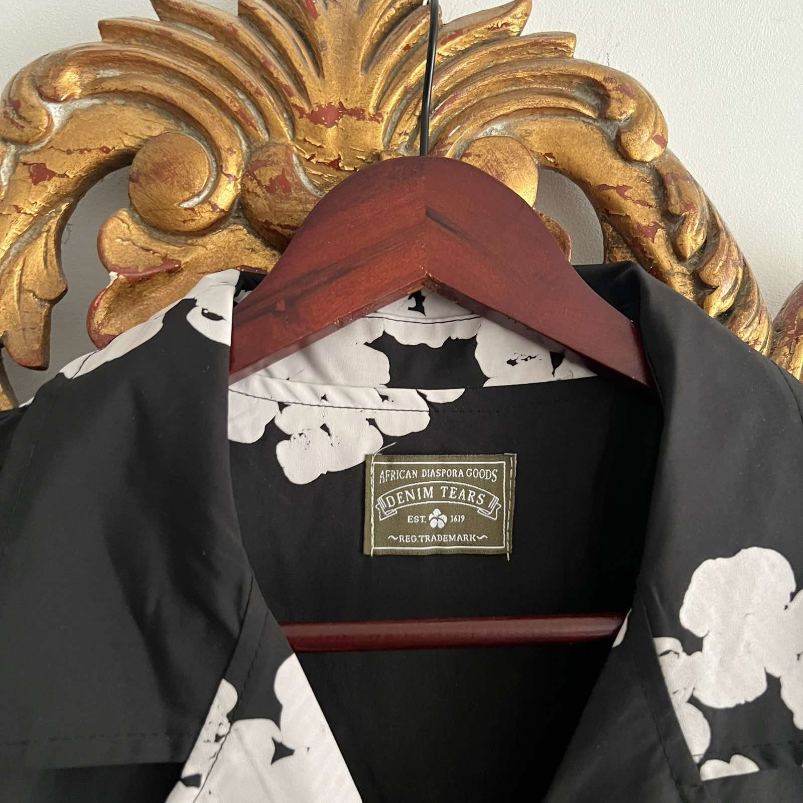 Other VINTAGE Flower Button-Up Shirt L Mens Black T-Shirt Size US L / EU 52-54 / 3 - 4 Thumbnail