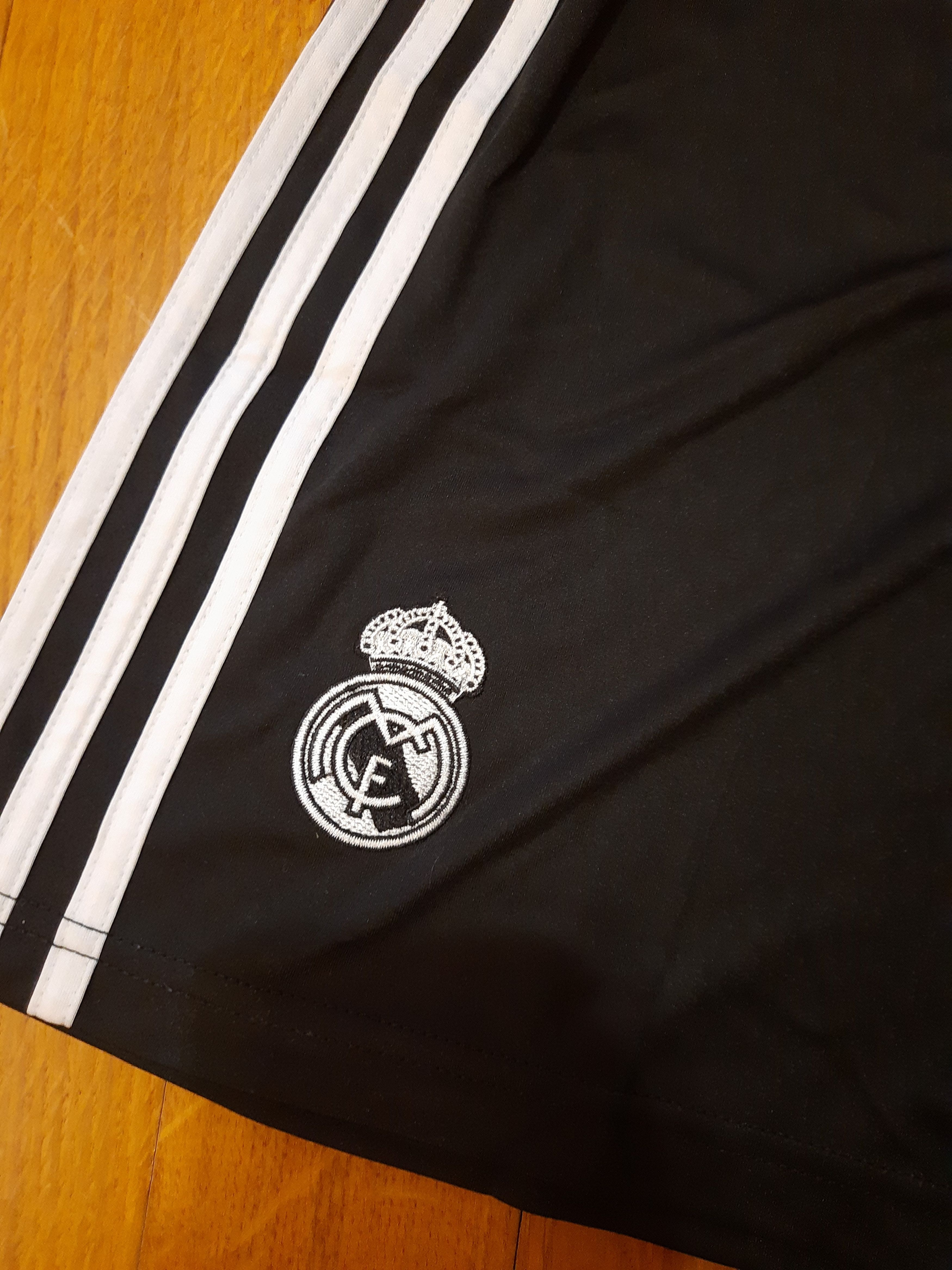 Other Real Madrid Football Shorts Size L Soccer Jersey Size US 36 / EU 52 - 2 Thumbnail