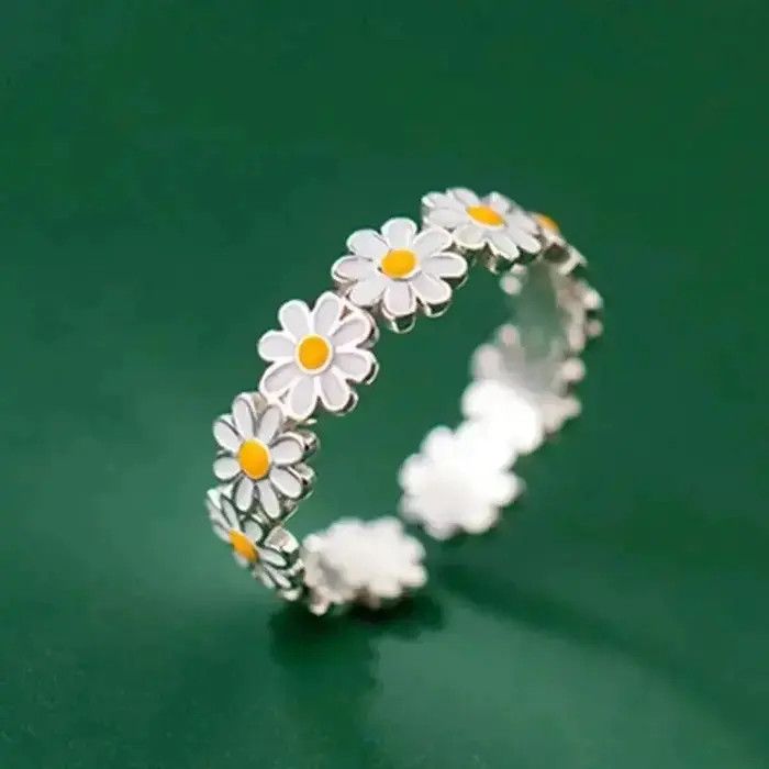 Jewelry Elegant Daisy Flowers Ring Size ONE SIZE - 7 Thumbnail