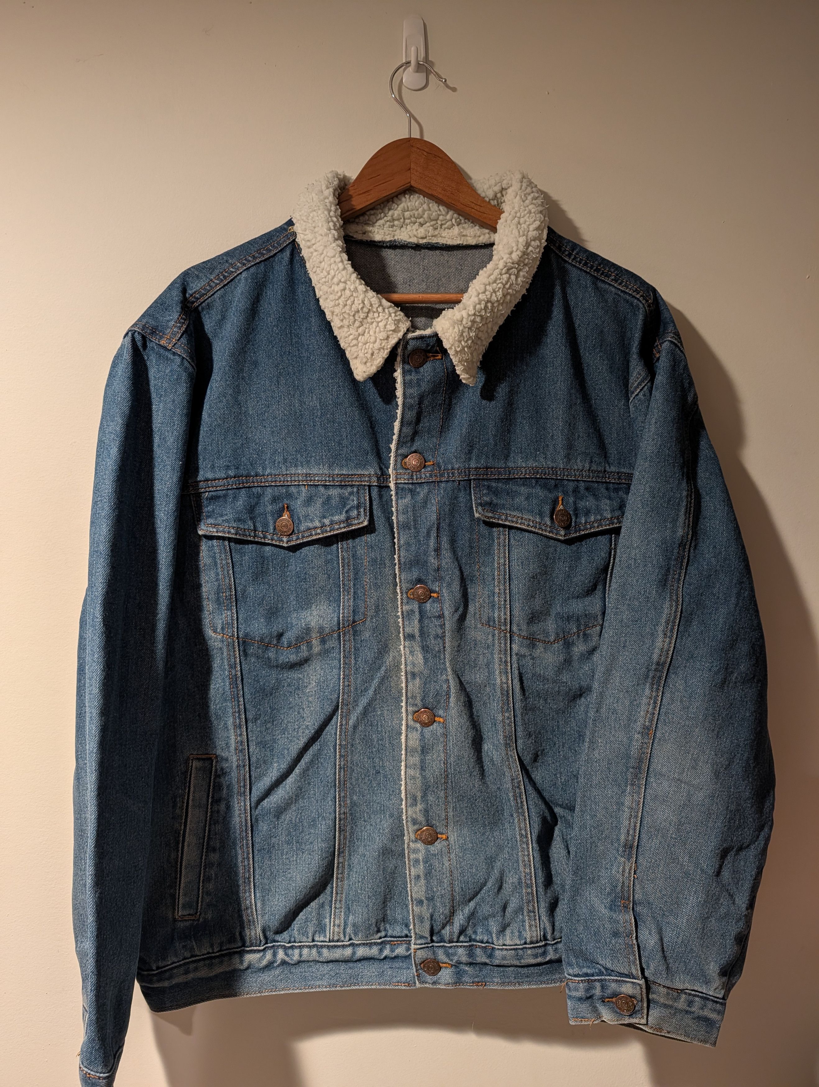 Levi's Vtg Wolf Animal Embroidery Sherpa Denim Trucker Jacket Size US XL / EU 56 / 4 - 5 Thumbnail