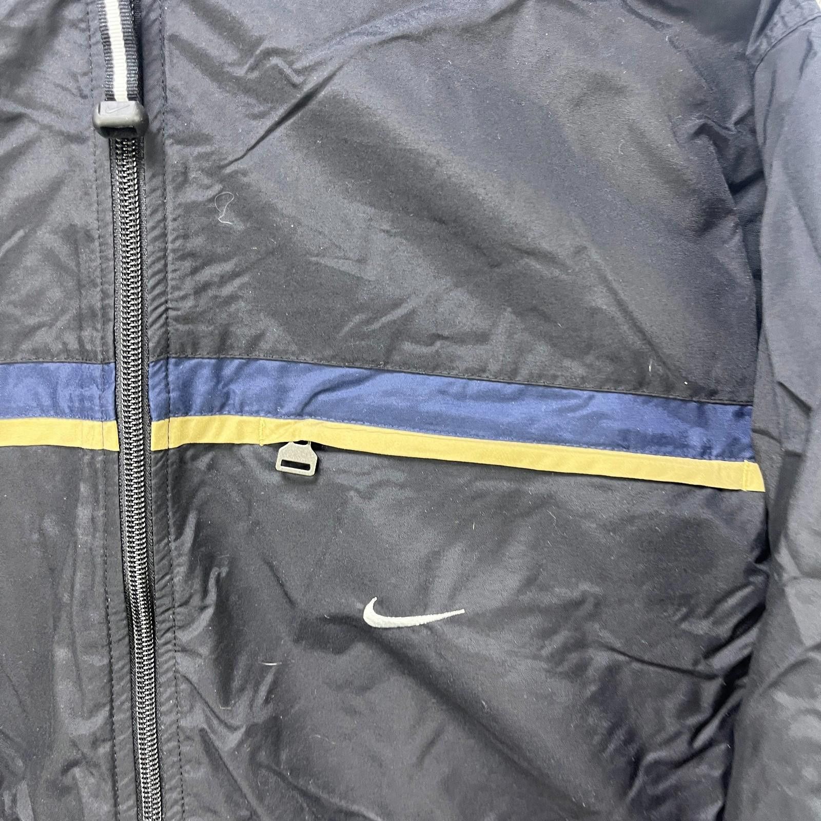 Nike Vintage Nike Y2K Windbreaker Swoosh Jacket Large Size US L / EU 52-54 / 3 - 3 Thumbnail