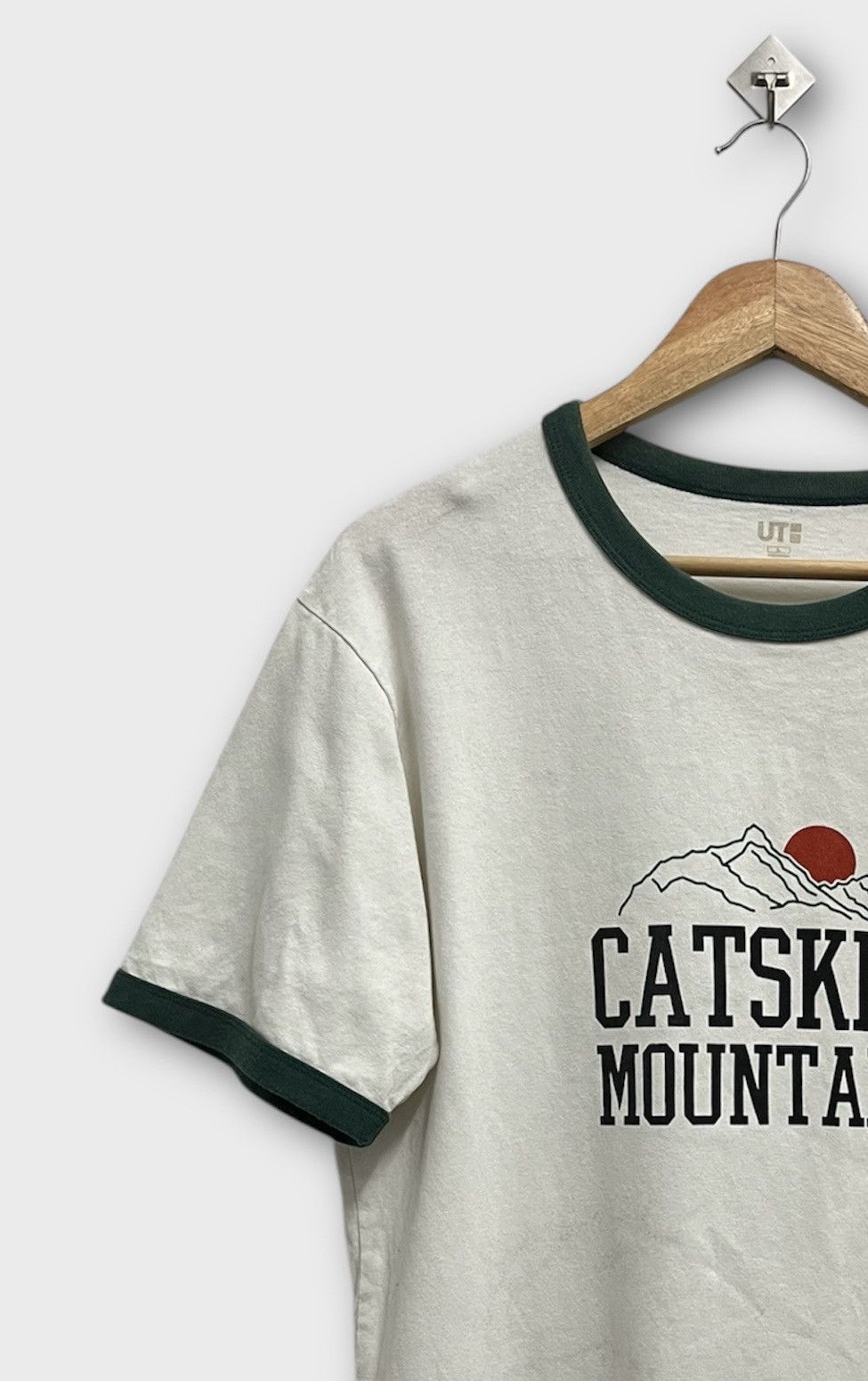 Uniqlo Uniqlo Brand Tee Shirt Catskill Mountains Size US L / EU 52-54 / 3 - 2 Thumbnail