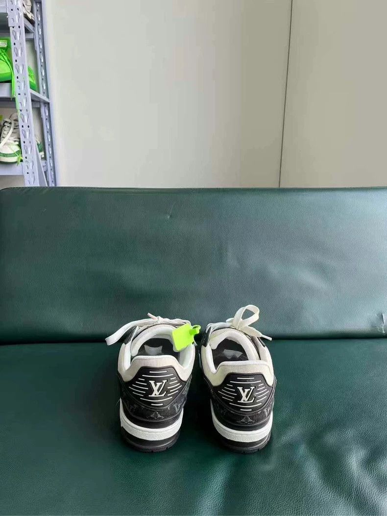 Louis Vuitton Louis Vuitton Louis Vuitton LV Trainer Sneakers Black Whit Size US 10 / EU 43 - 2 Thumbnail