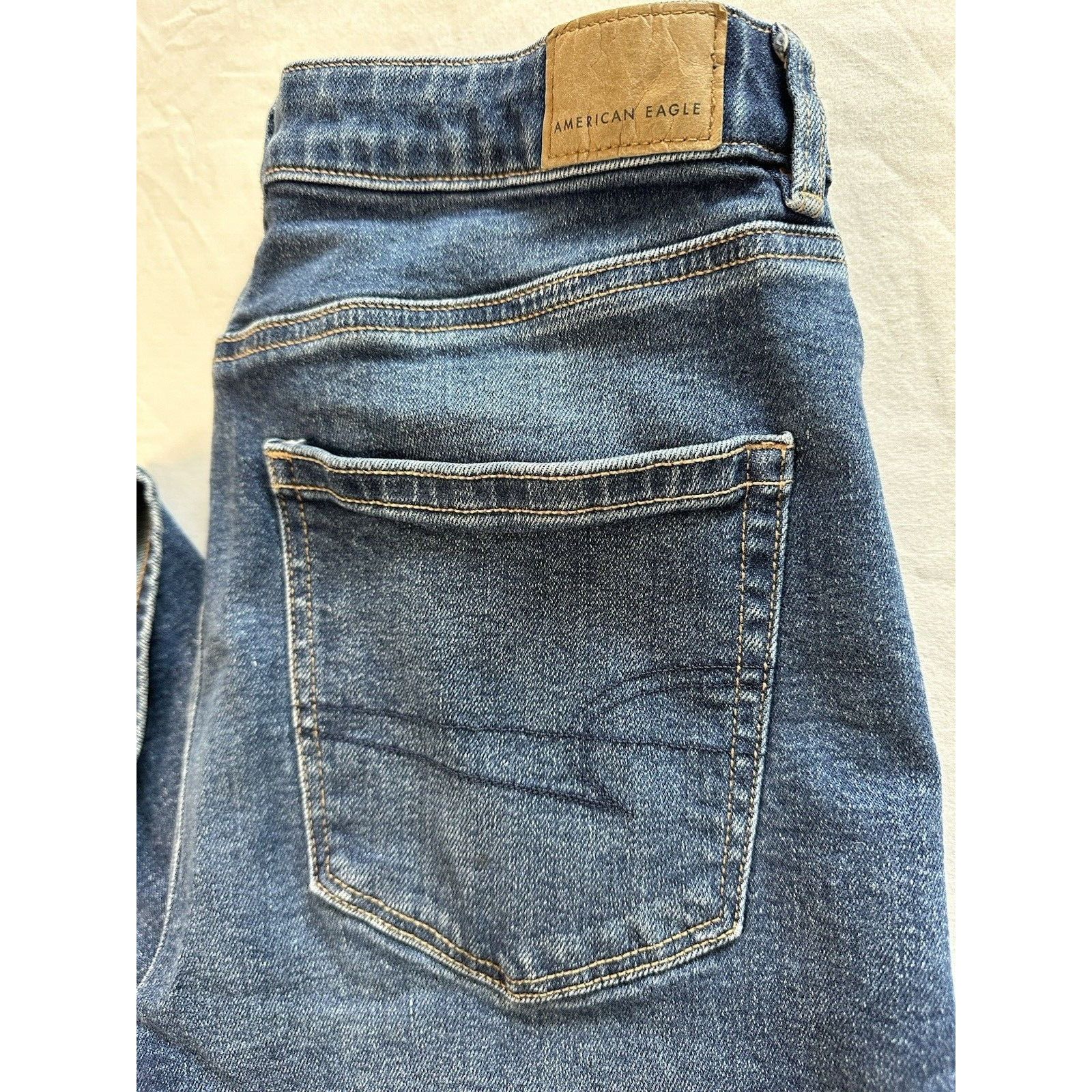 American Eagle Outfitters American Eagle Mom Jeans Blue Sz 6 Shortt Stretch Normcore Size 28" / US 6 / IT 42 - 3 Thumbnail