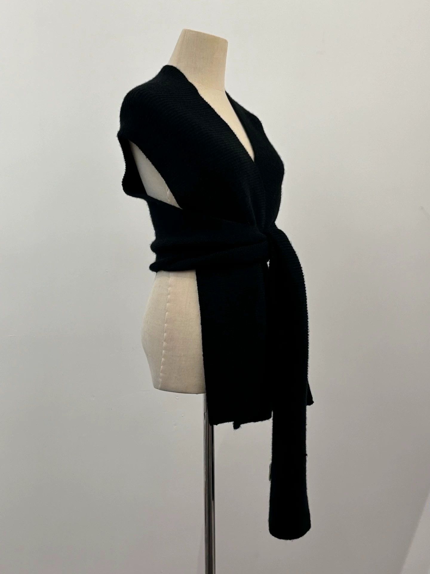 Maison Margiela Maison Margiela 90S Scarf/Vest Size FREE Size ONE SIZE - 1 Thumbnail