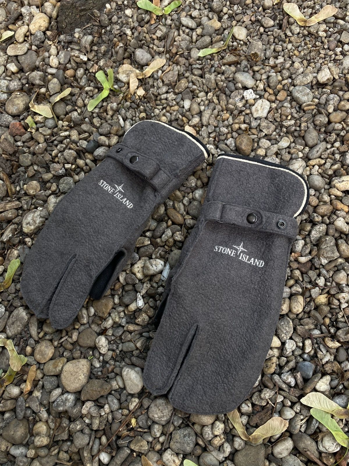 Stone Island × Vintage Archive Stone Island Tabi Wool Gloves Vintage Size ONE SIZE - 2 Thumbnail