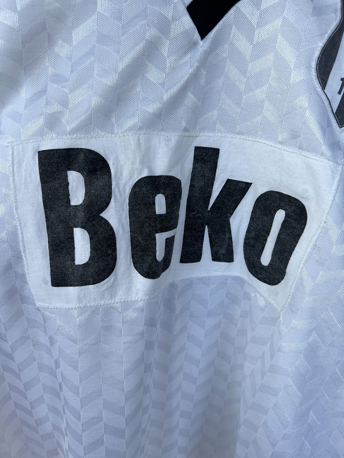Vintage Vintage BJK Beko Besiktas Away Football Soccer Jersey Size US M / EU 48-50 / 2 - 5 Thumbnail