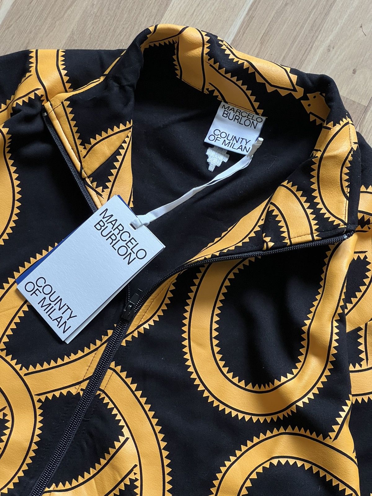 Marcelo Burlon Marcelo Burlon track zip up jacked snake gold luxury Size US M / EU 48-50 / 2 - 3 Thumbnail