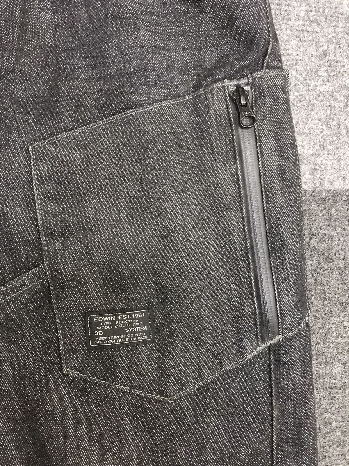 Edwin EDWIN BLUE TRIP 3D Design Curved Legs Multipockets Jeans Size US 31 - 8 Thumbnail